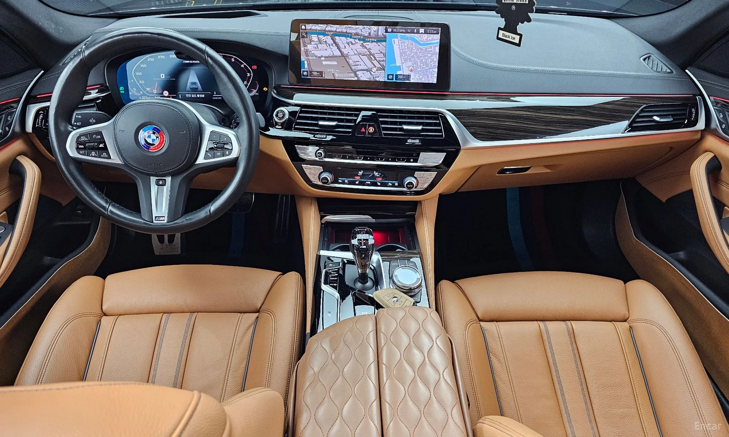 BMW 5 Series (G30) превью 4
