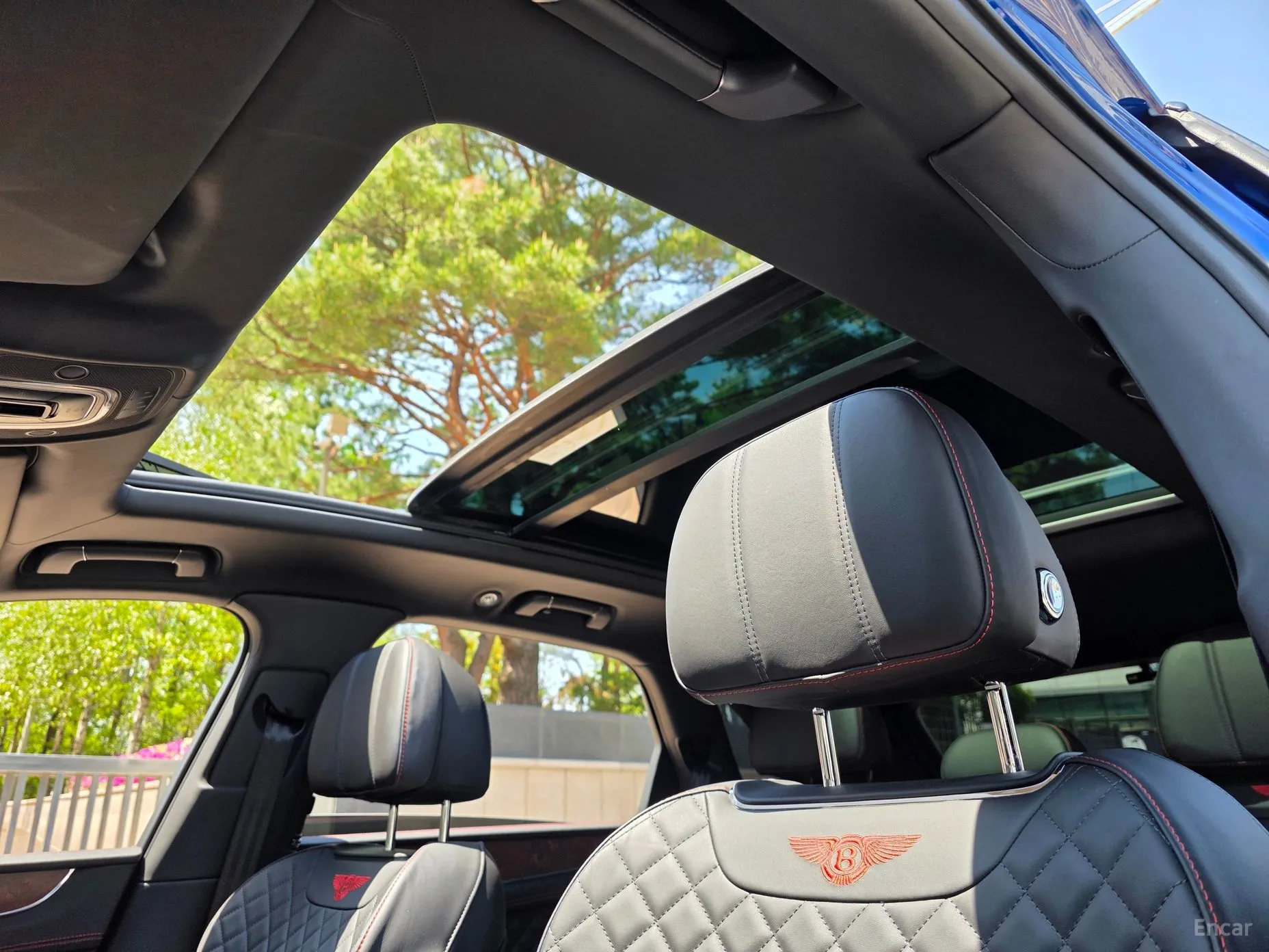 Bentley Bentayga превью 13