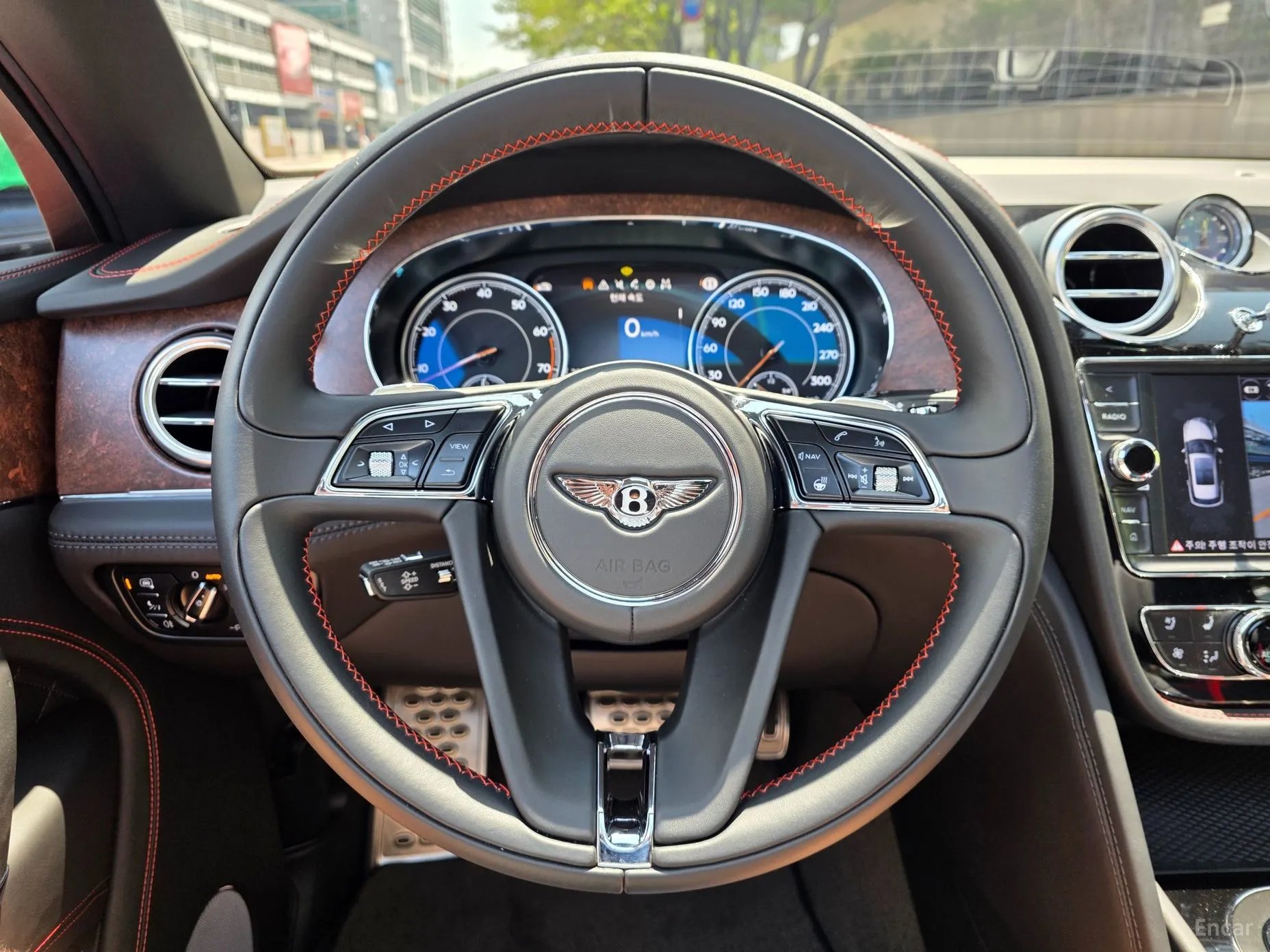 Bentley Bentayga превью 14