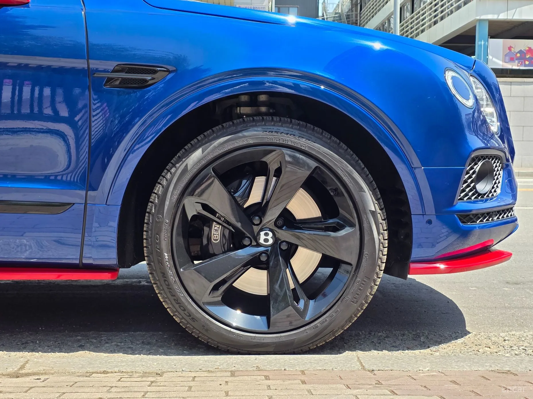 Bentley Bentayga превью 5