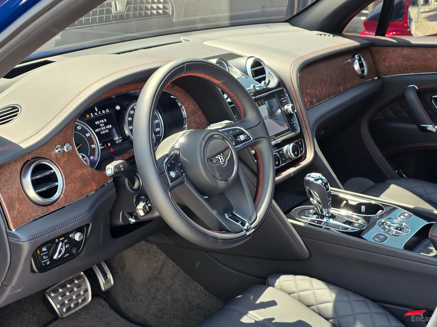 Bentley Bentayga превью 7