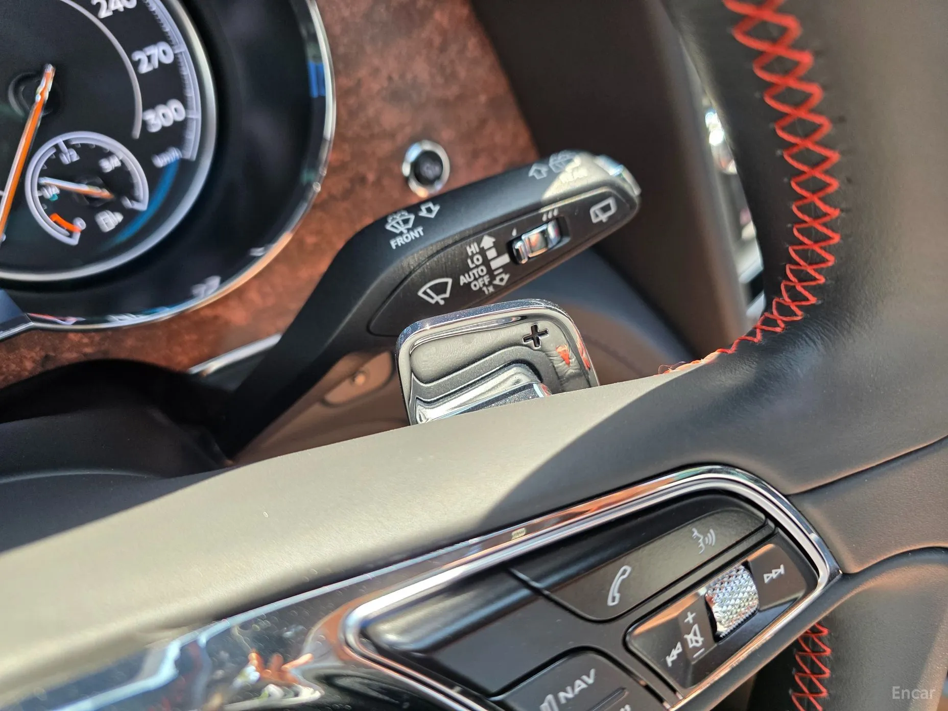Bentley Bentayga превью 9
