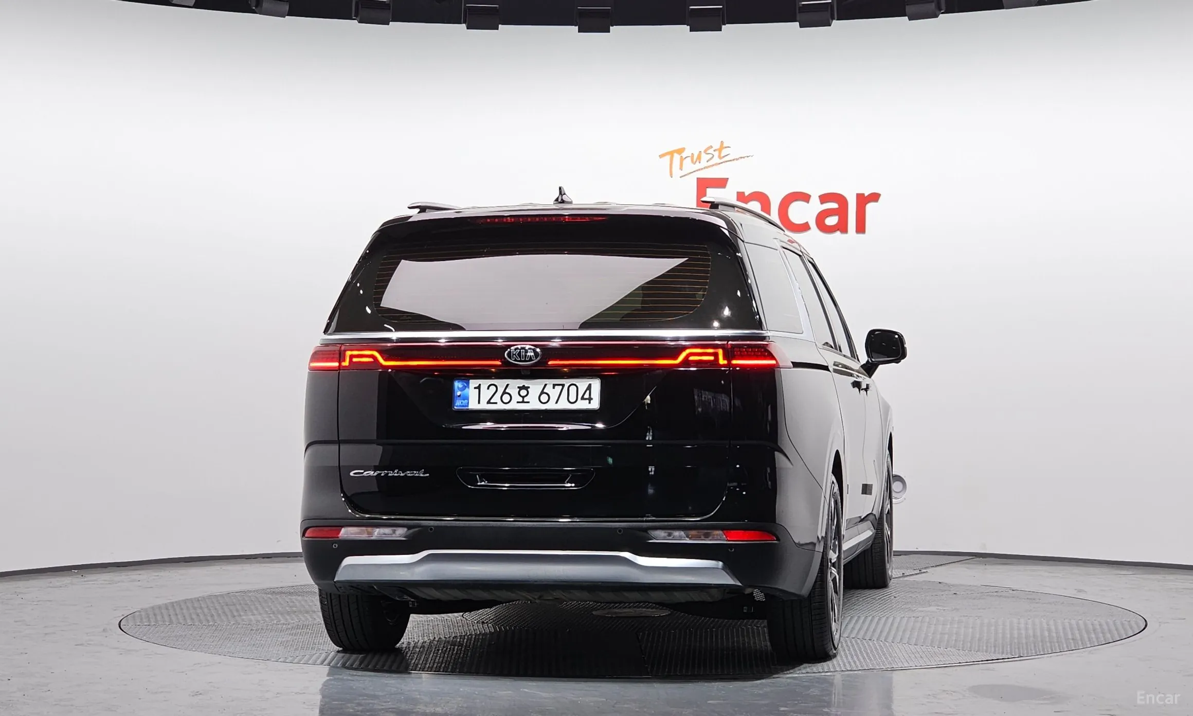 Kia Carnival Gen 4 превью 3