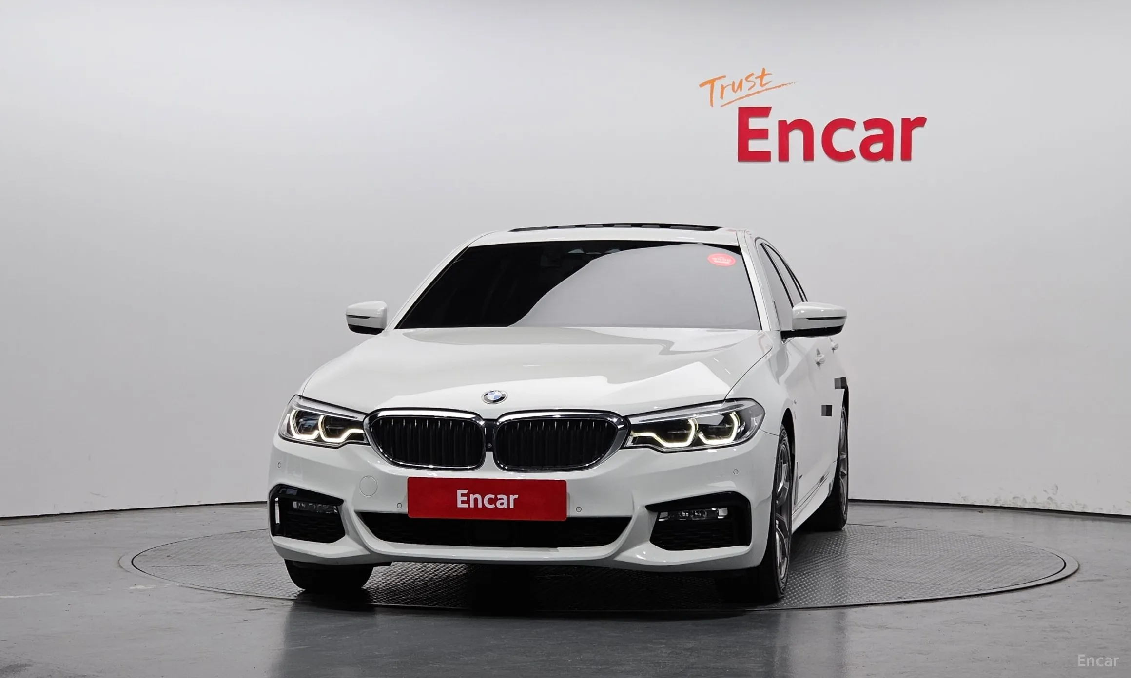 BMW 5 Series (G30) превью 2