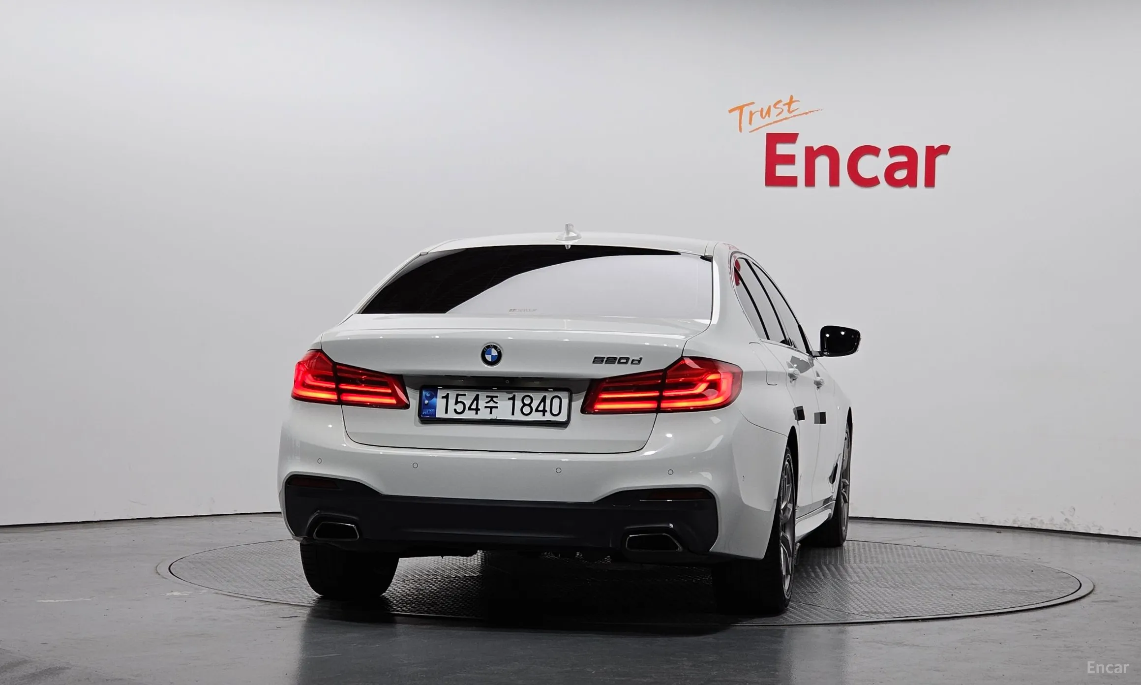 BMW 5 Series (G30) превью 3
