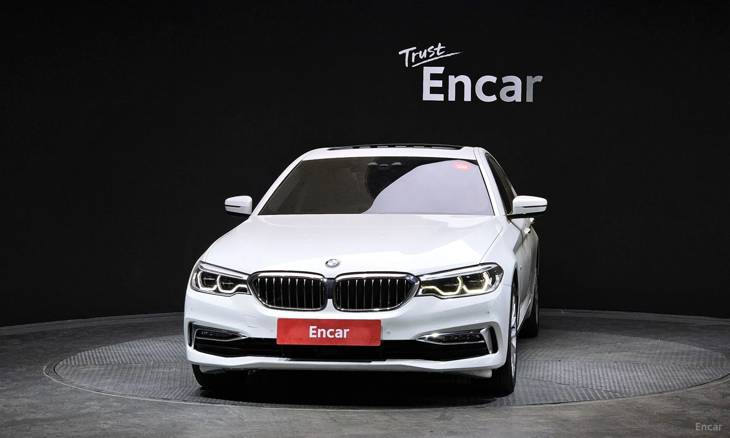 BMW 5 Series (G30) превью 2