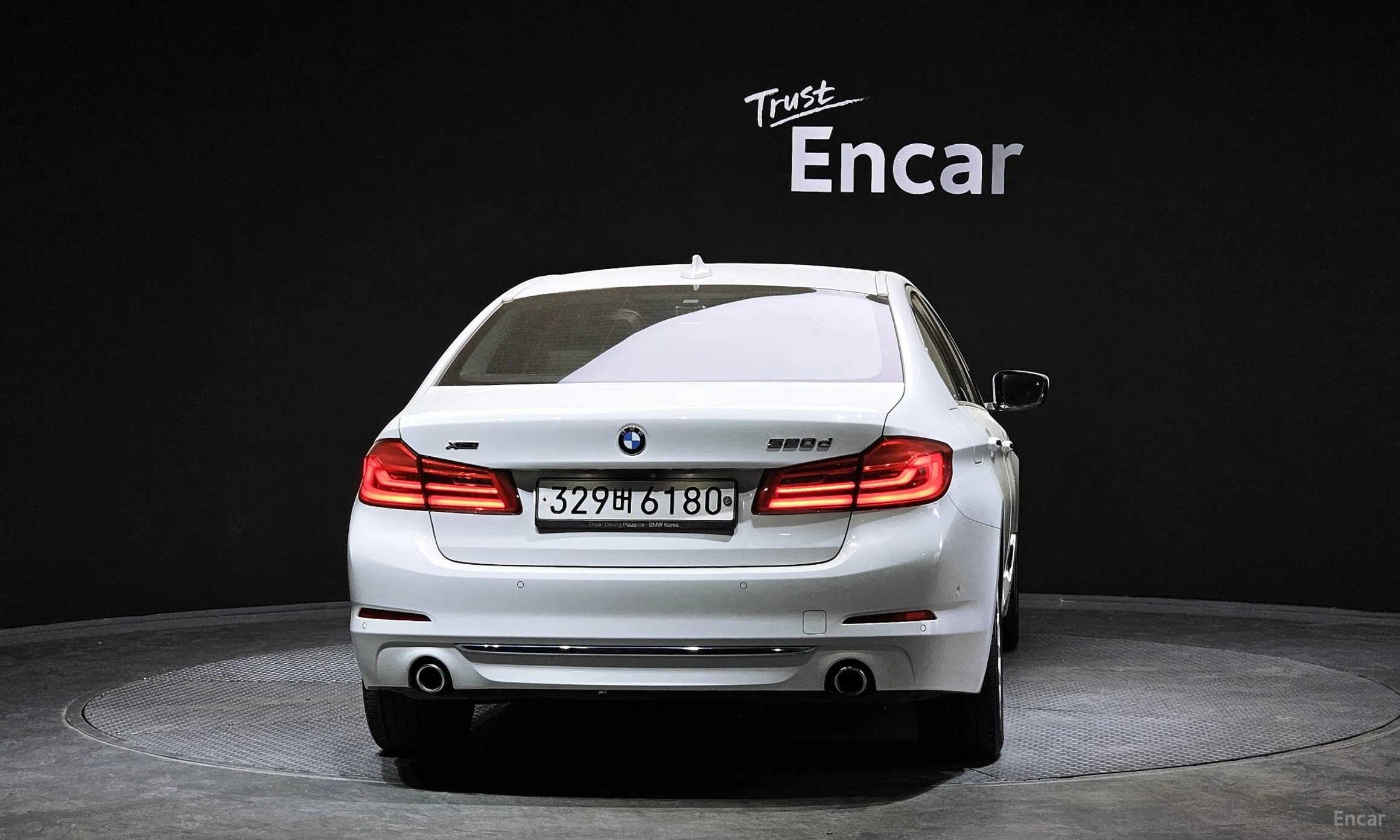 BMW 5 Series (G30) превью 3