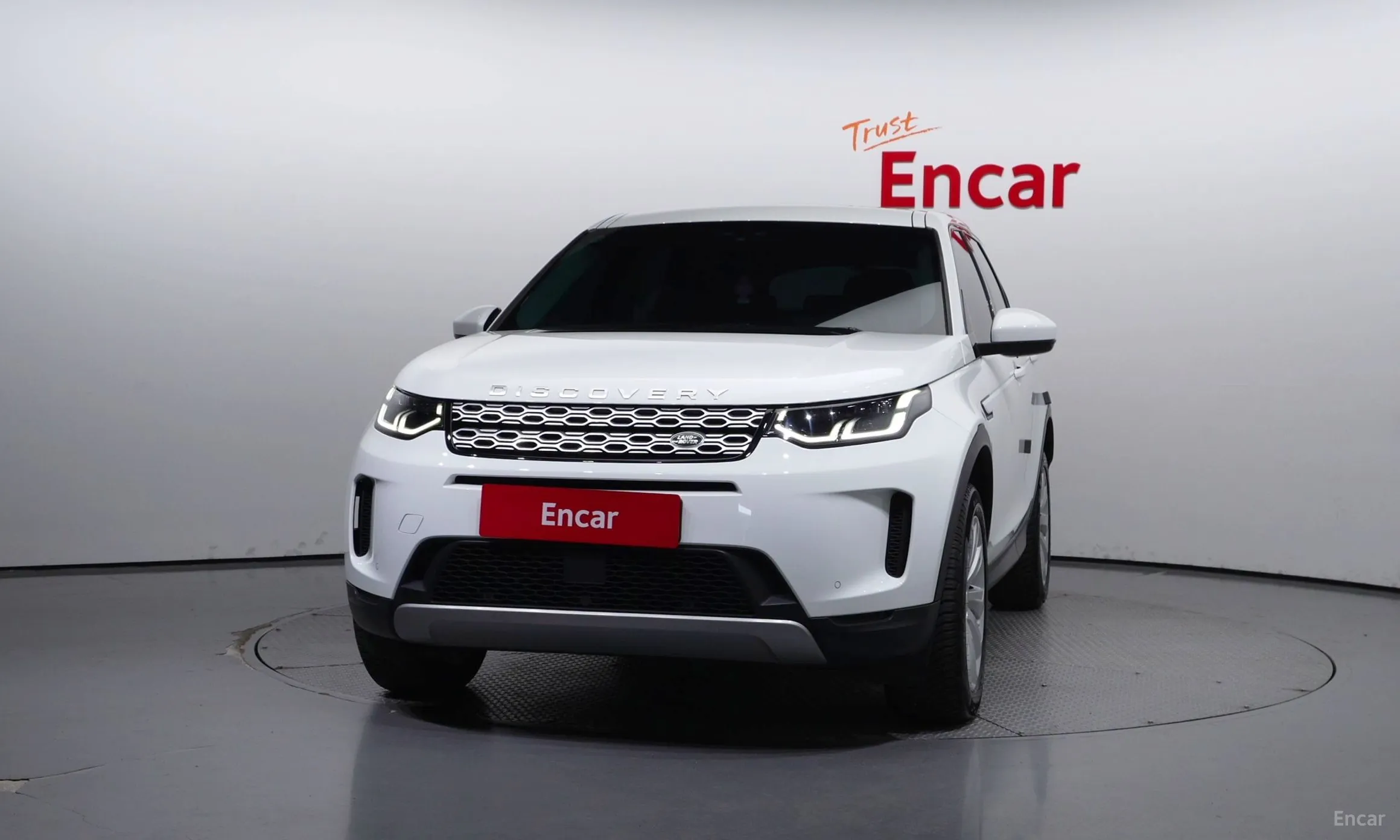 Land Rover Discovery Sports превью 2