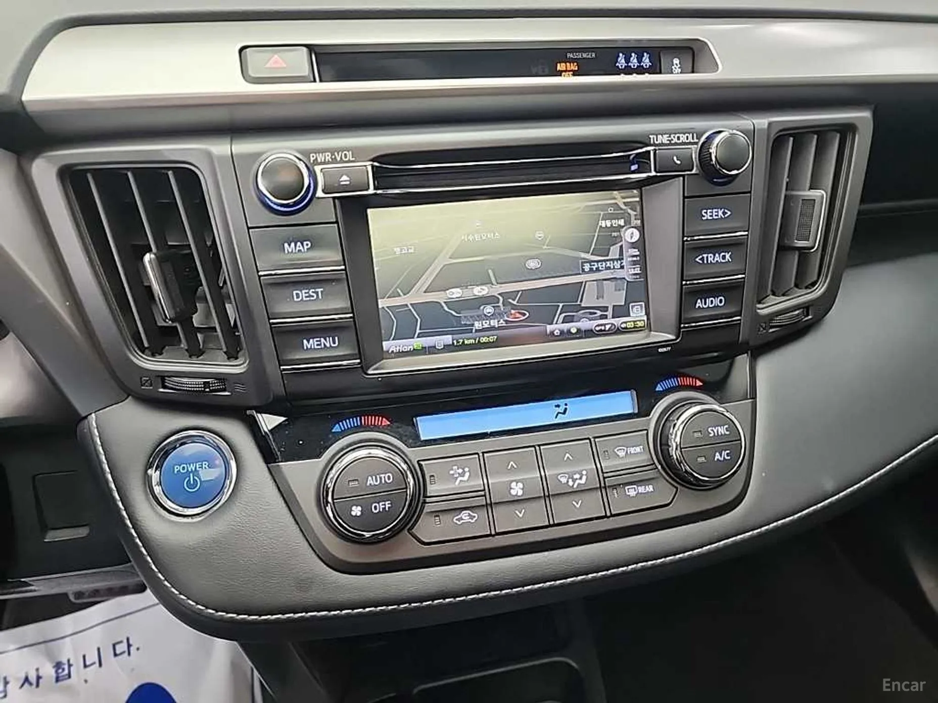 Toyota RAV4 превью 10