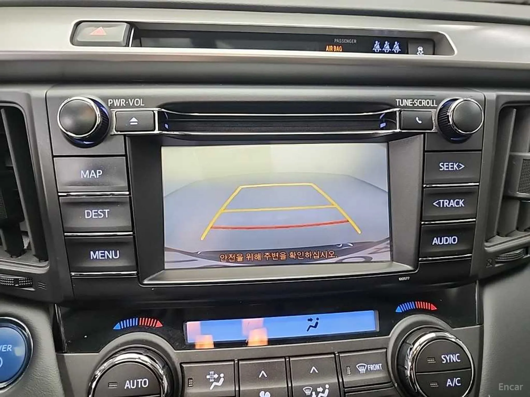 Toyota RAV4 превью 15