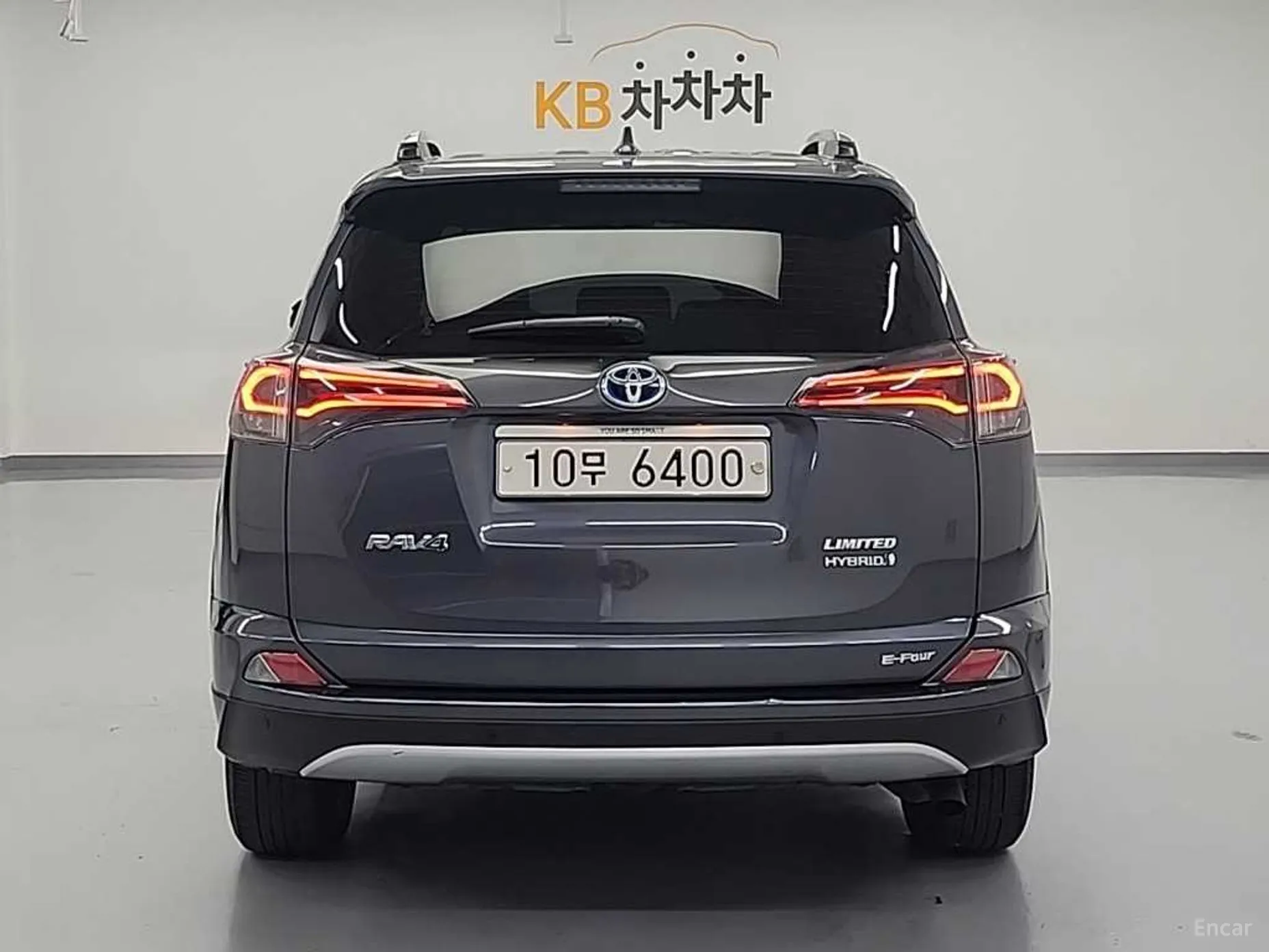Toyota RAV4 превью 3