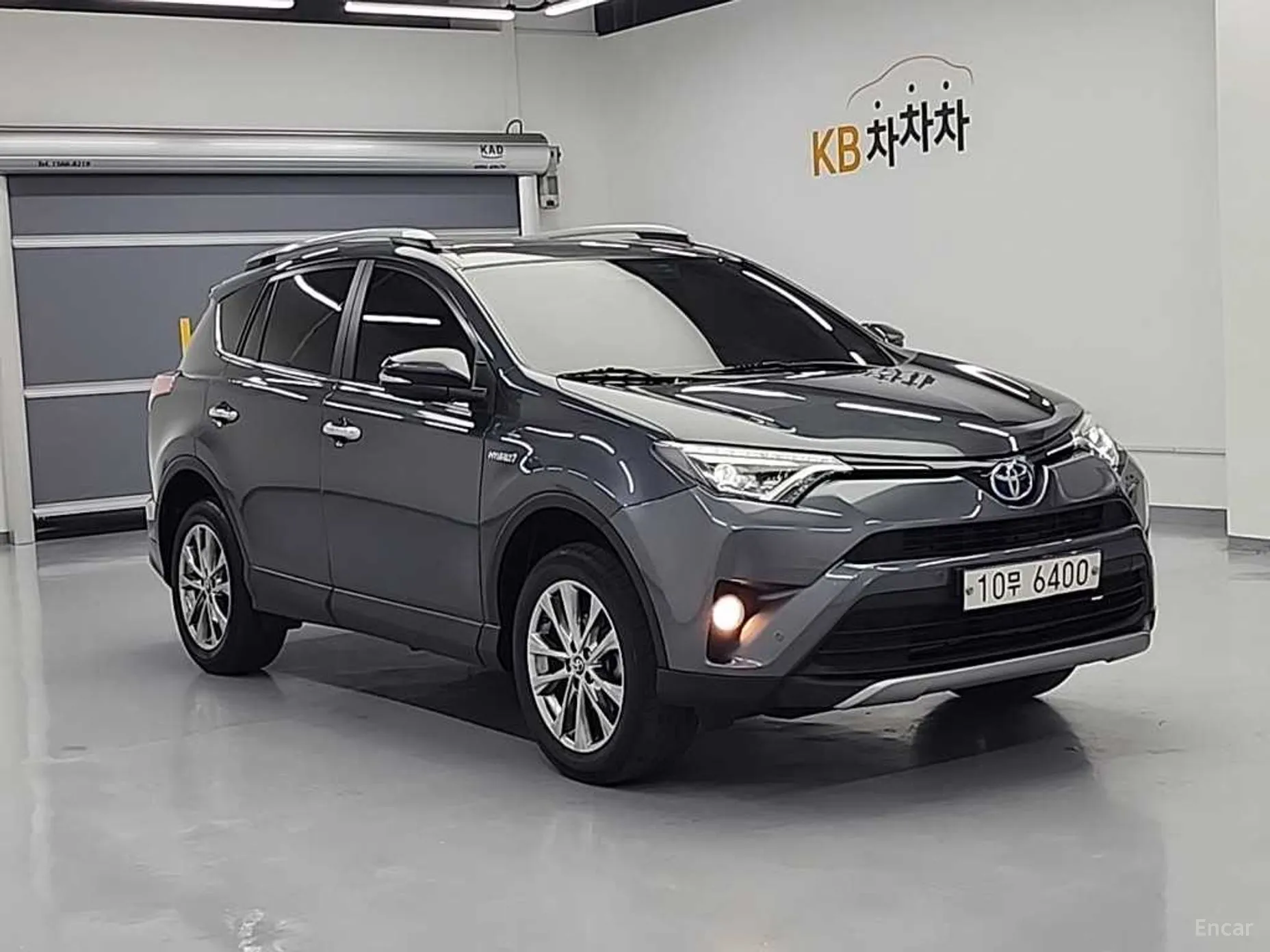 Toyota RAV4 превью 4