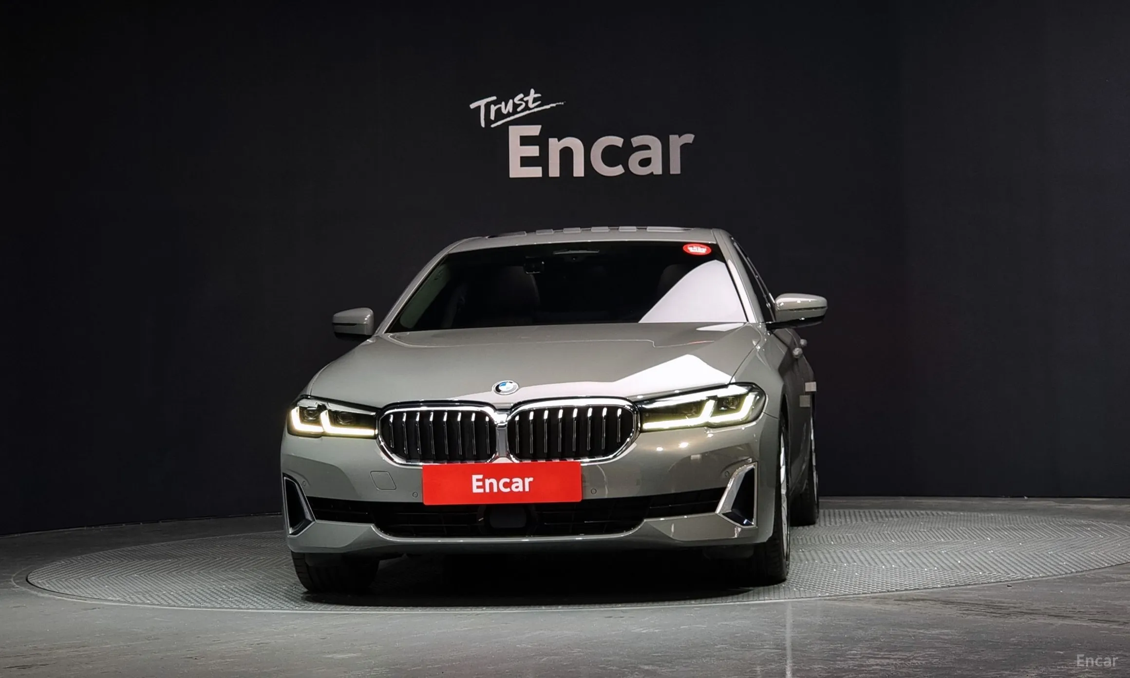 BMW 5 Series (G30) превью 2