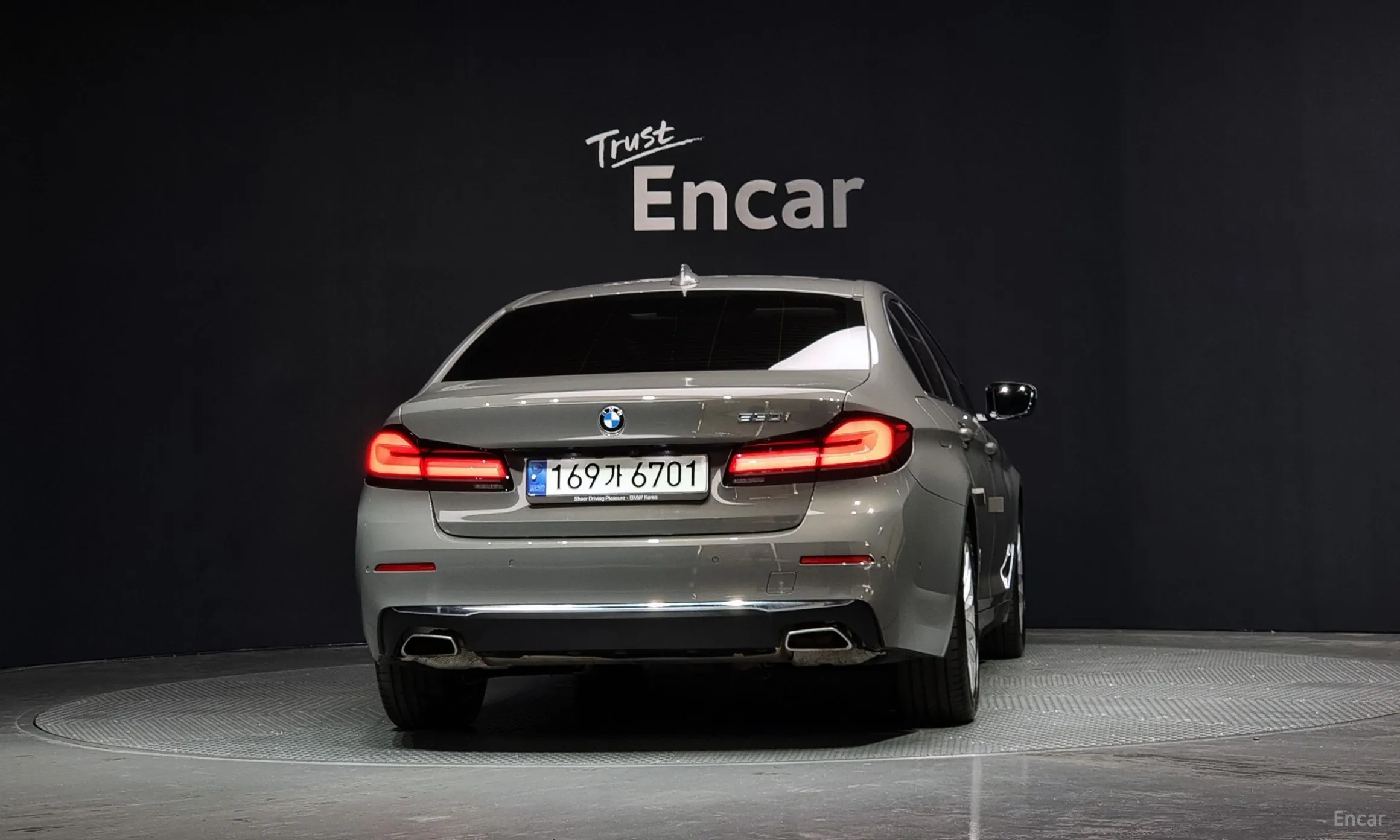 BMW 5 Series (G30) превью 3