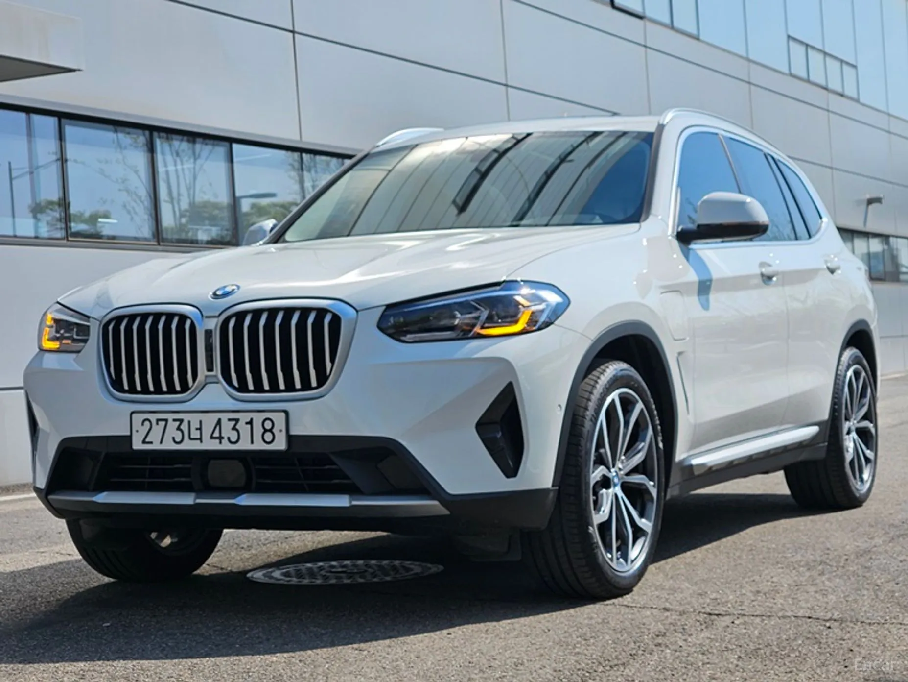 X3 (G01)