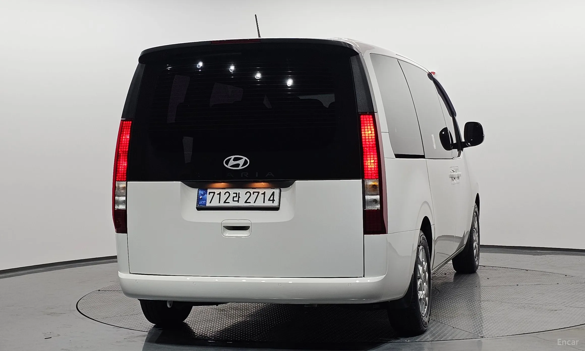 Hyundai Staria превью 3