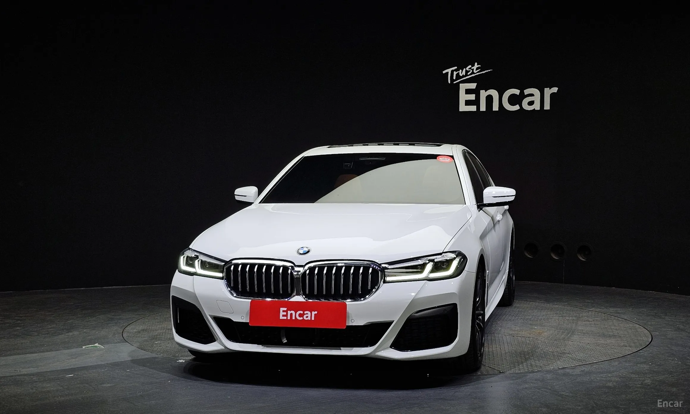 BMW 5 Series (G30) превью 2
