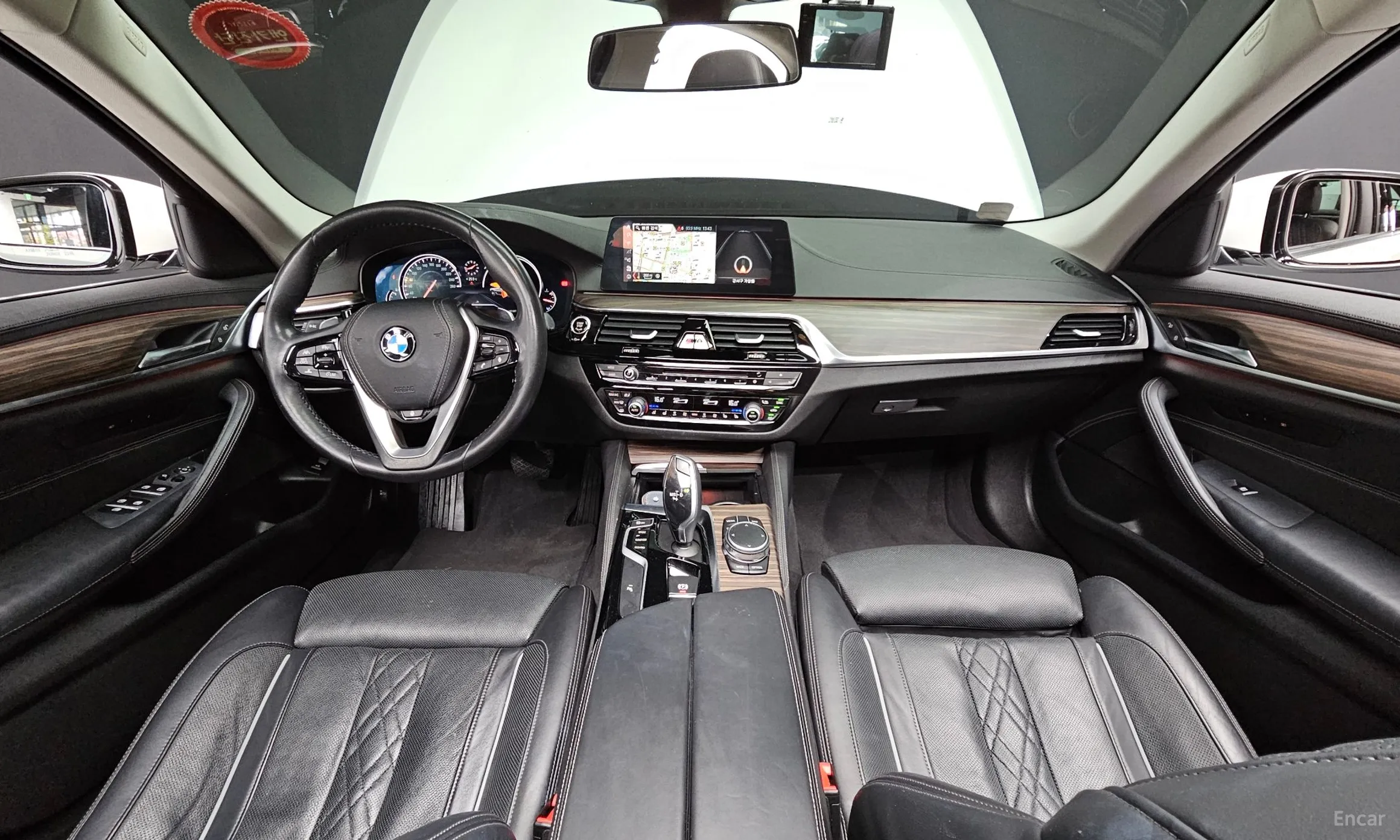 BMW 5 Series (G30) превью 4
