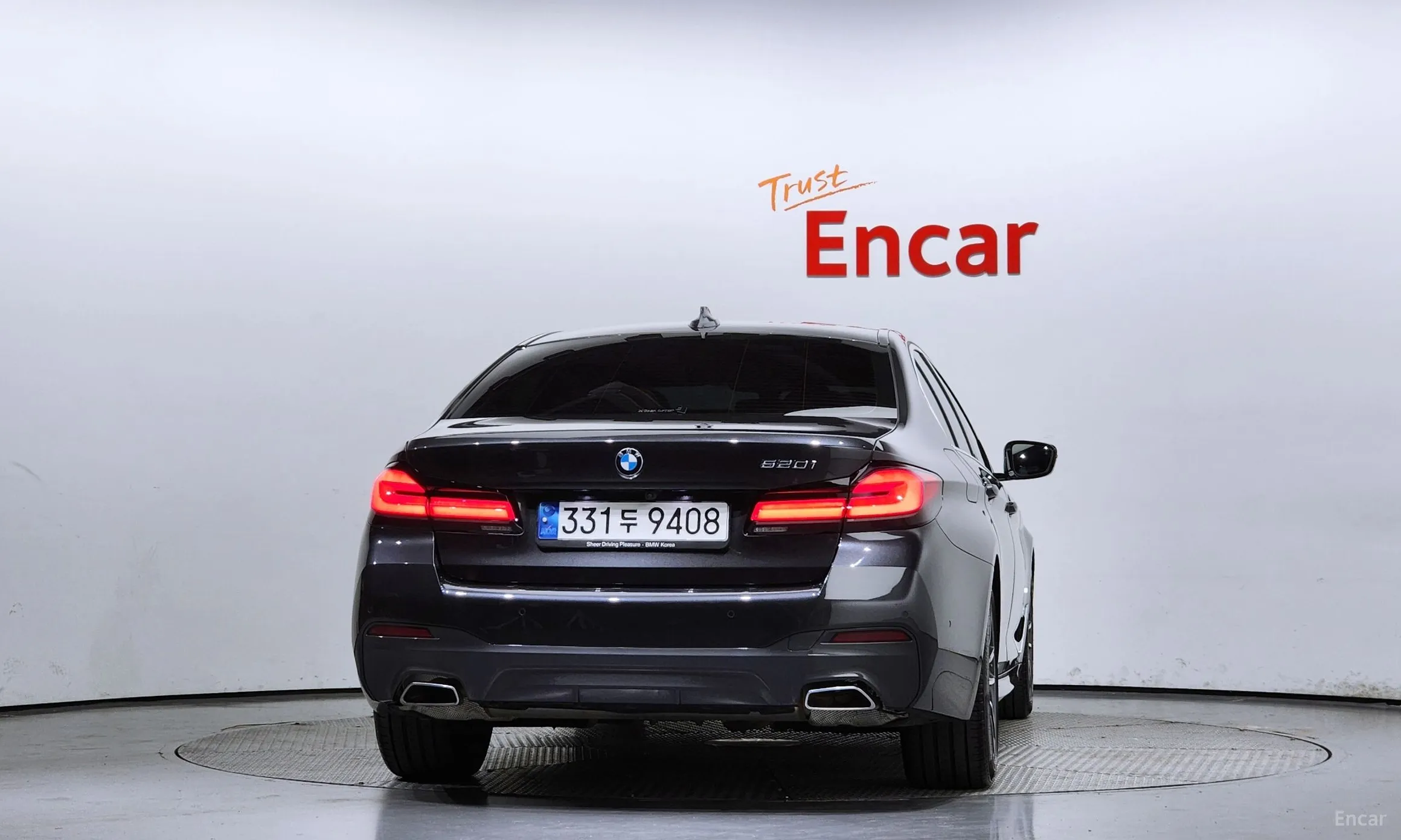 BMW 5 Series (G30) превью 3