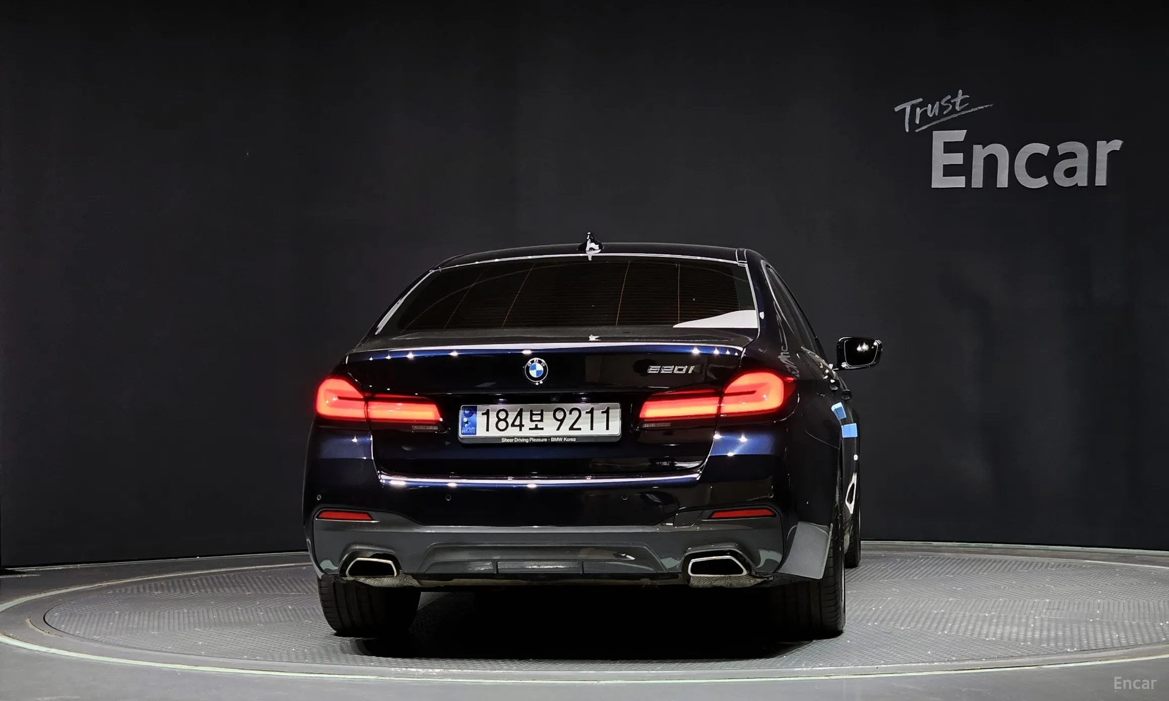 BMW 5 Series (G30) превью 3