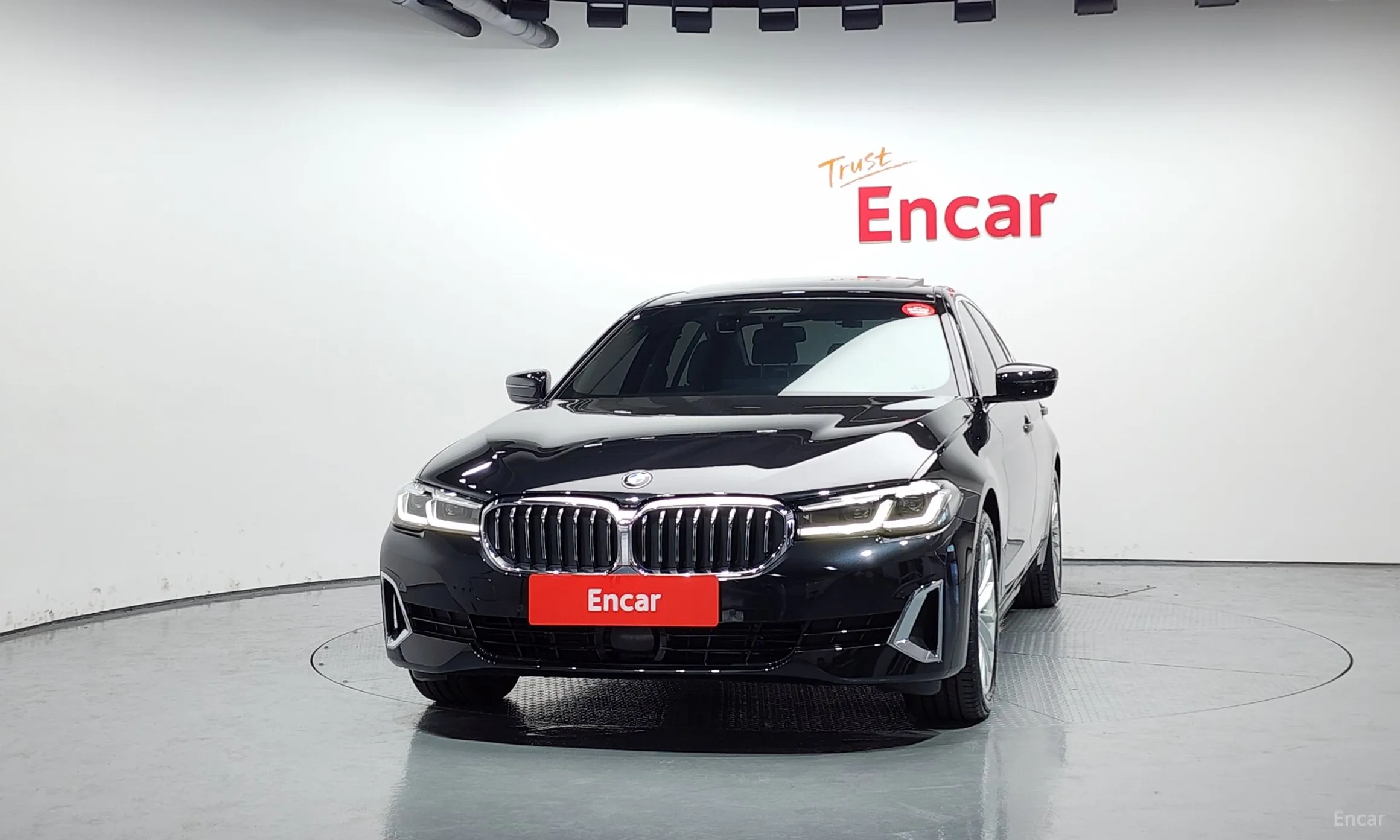 BMW 5 Series (G30) превью 2