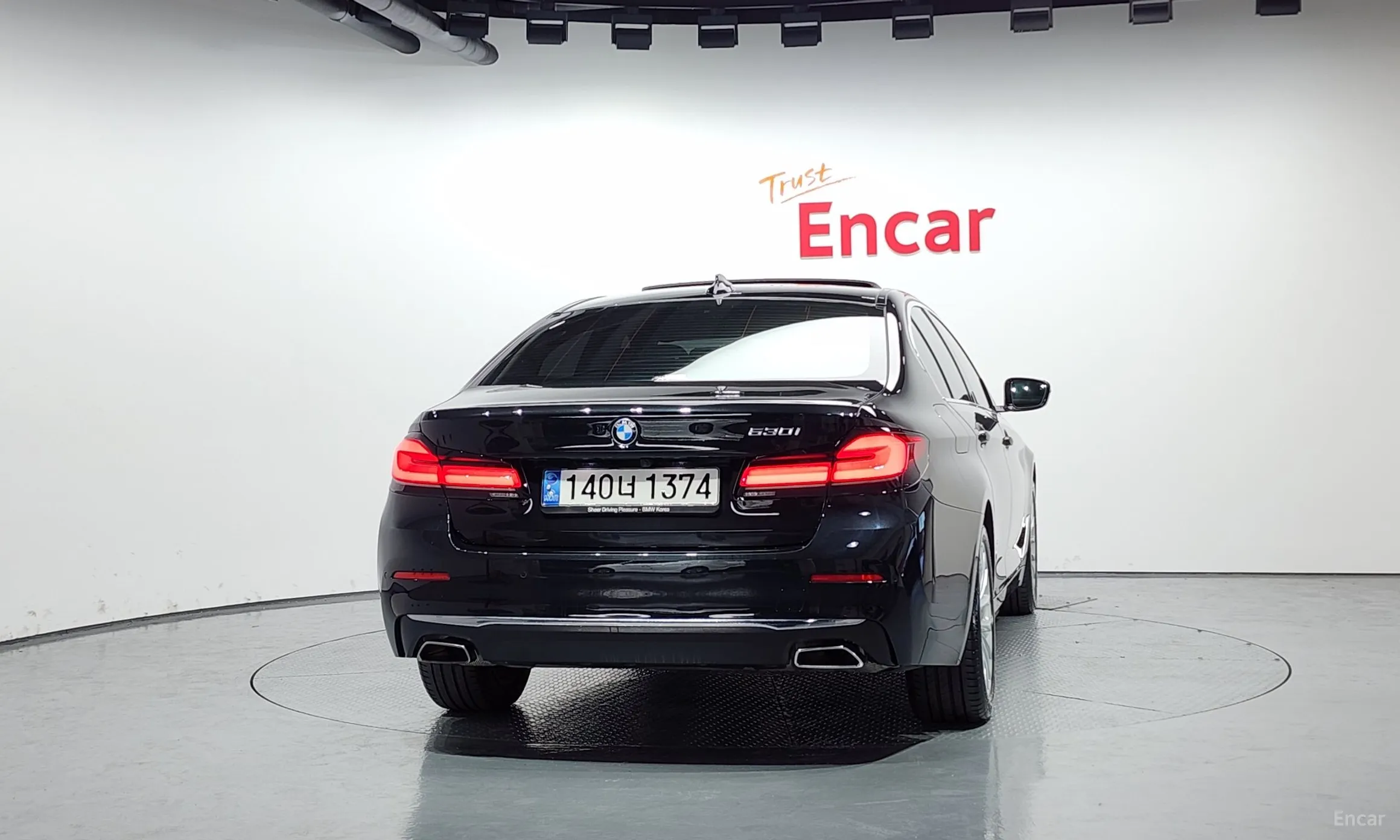 BMW 5 Series (G30) превью 3
