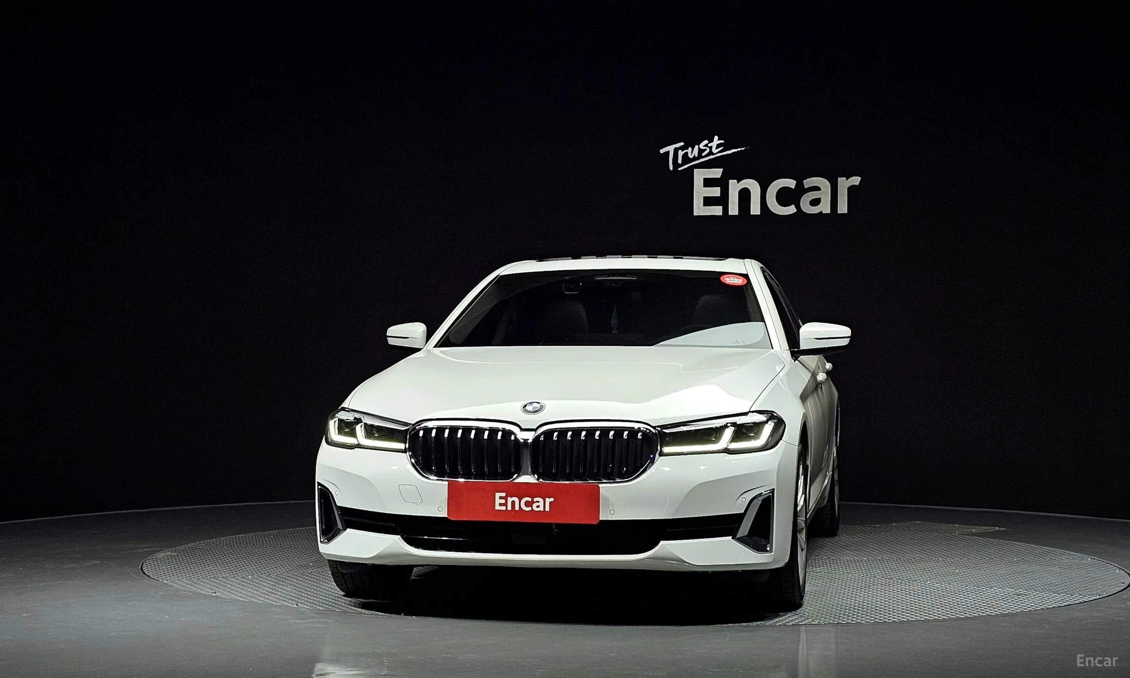 BMW 5 Series (G30) превью 2