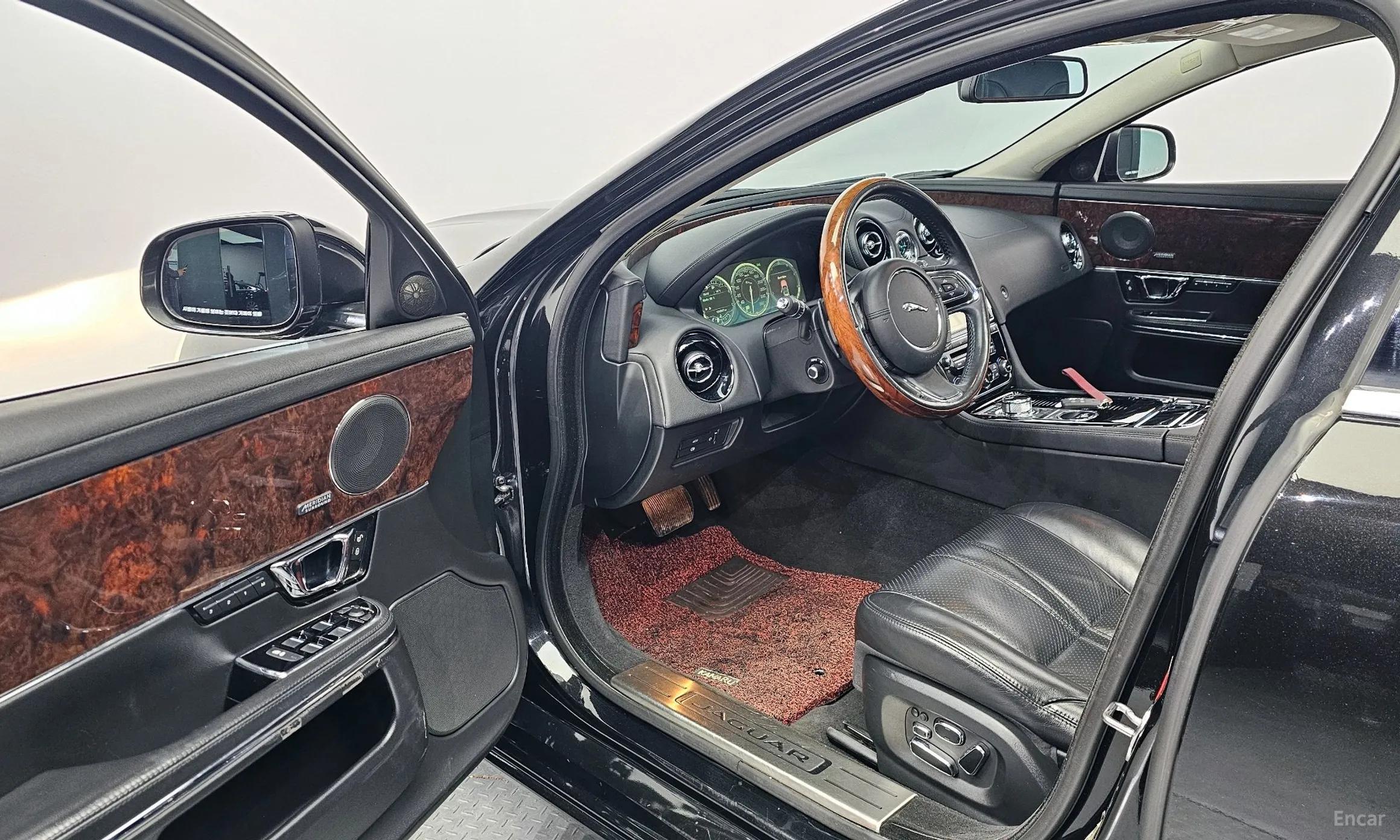 Jaguar All New XJ превью 11