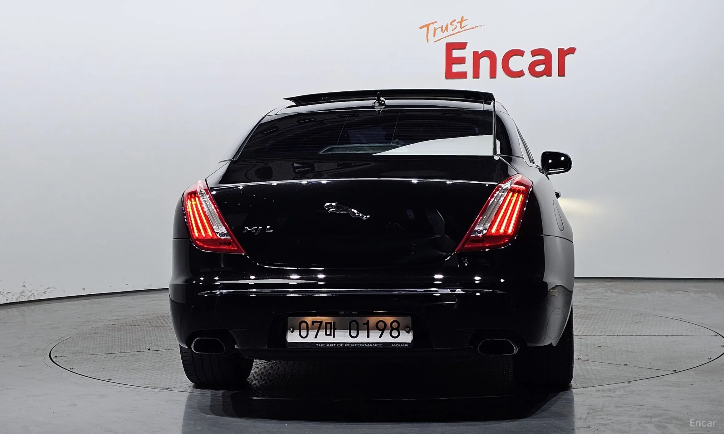 Jaguar All New XJ превью 4