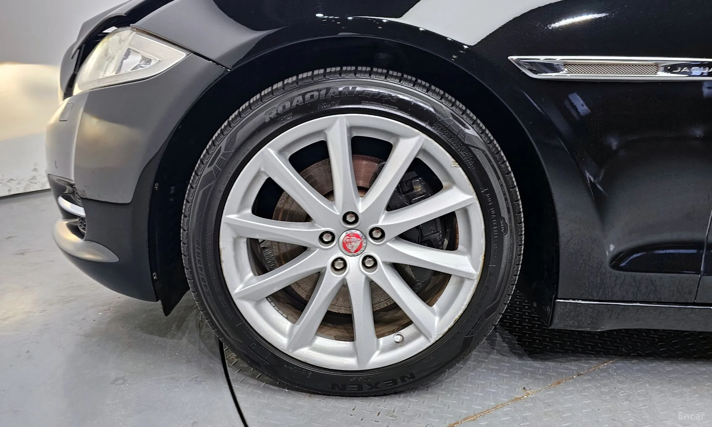 Jaguar All New XJ превью 5