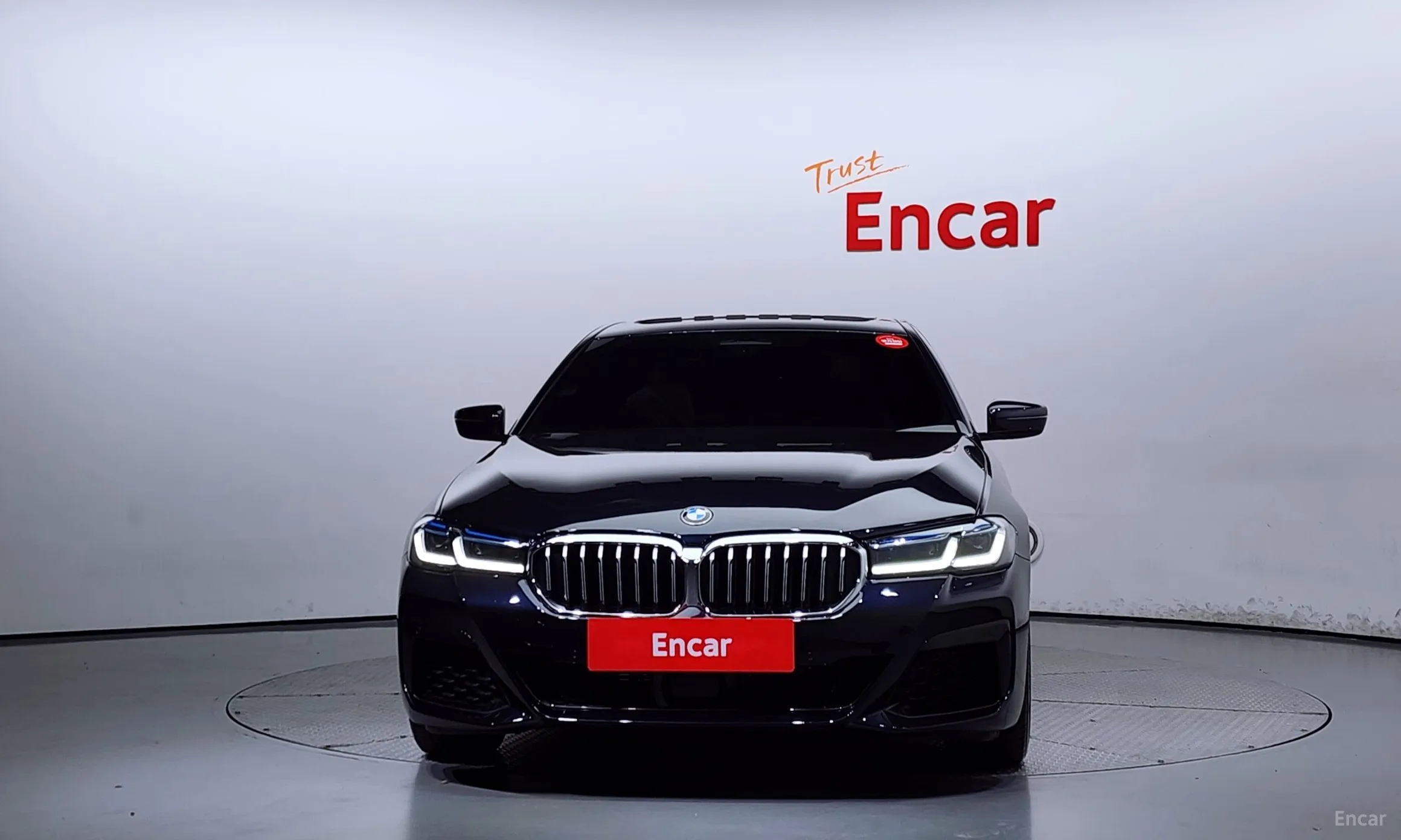 BMW 5 Series (G30) превью 2