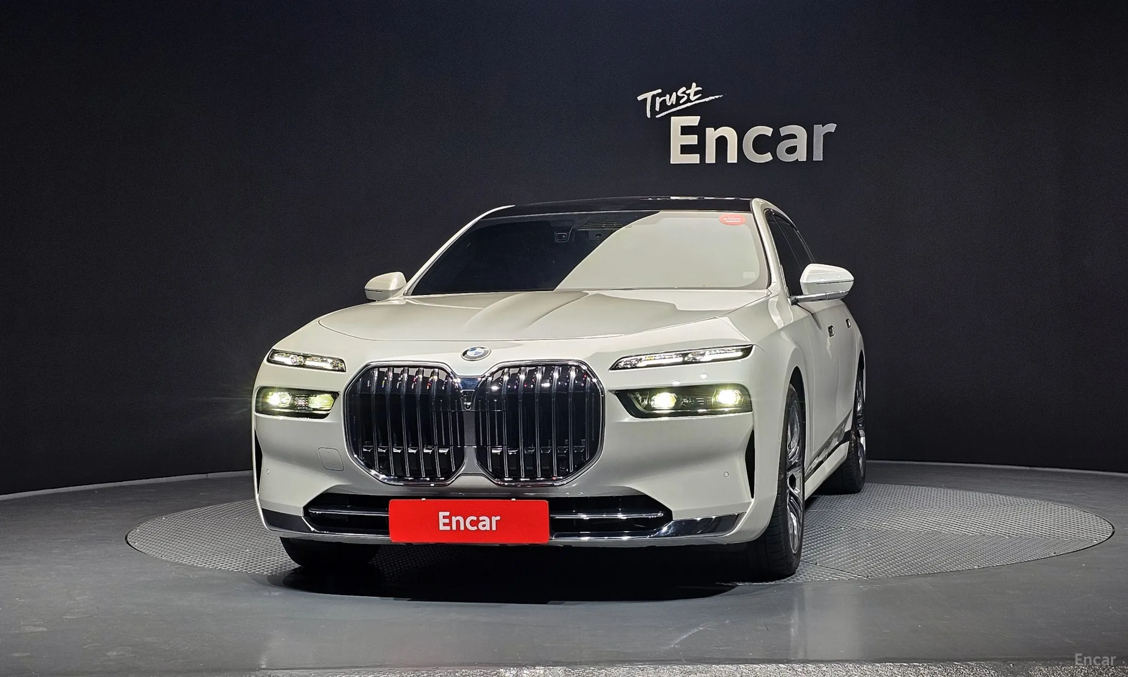 BMW 7 Series (G70) превью 2