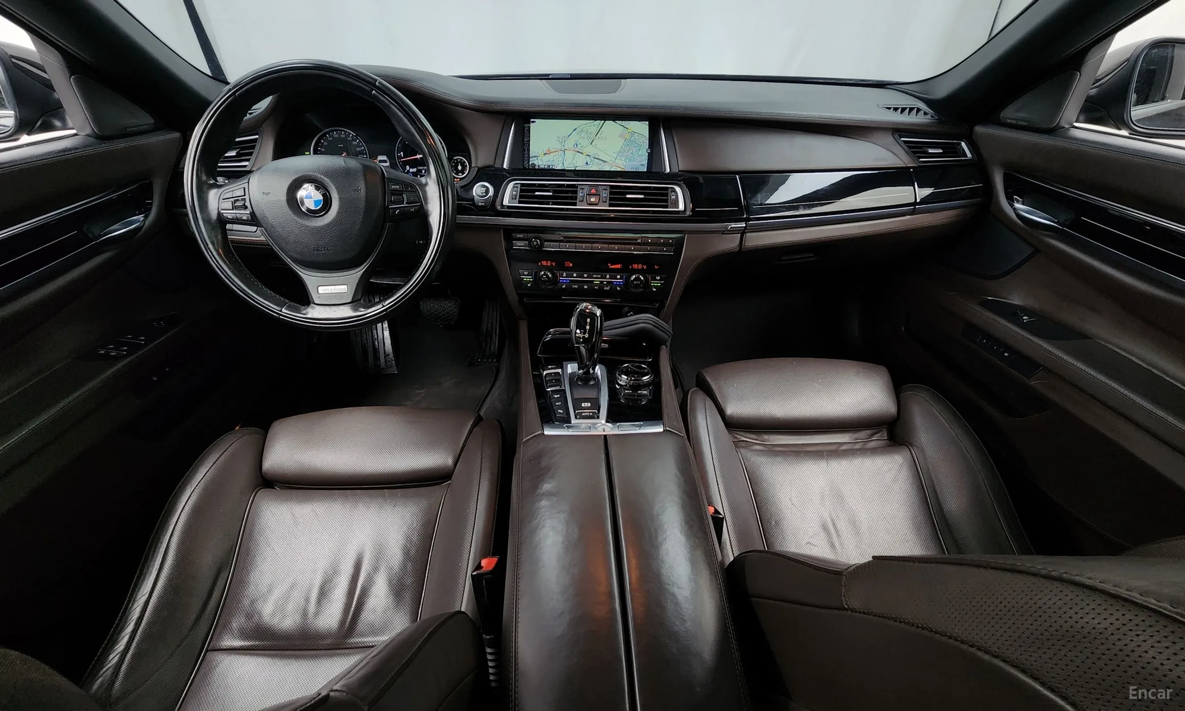 BMW 7 Series (F01) превью 4