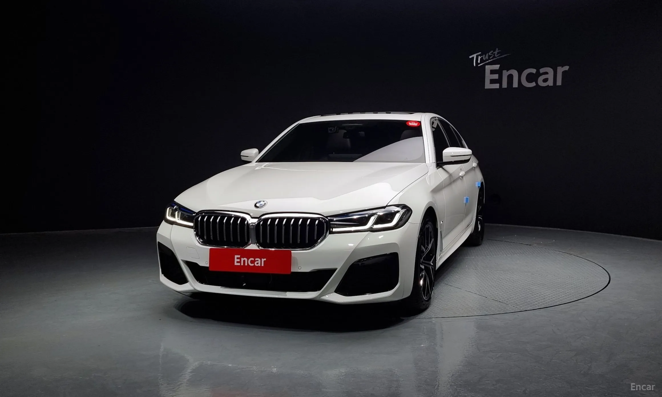 BMW 5 Series (G30) превью 2