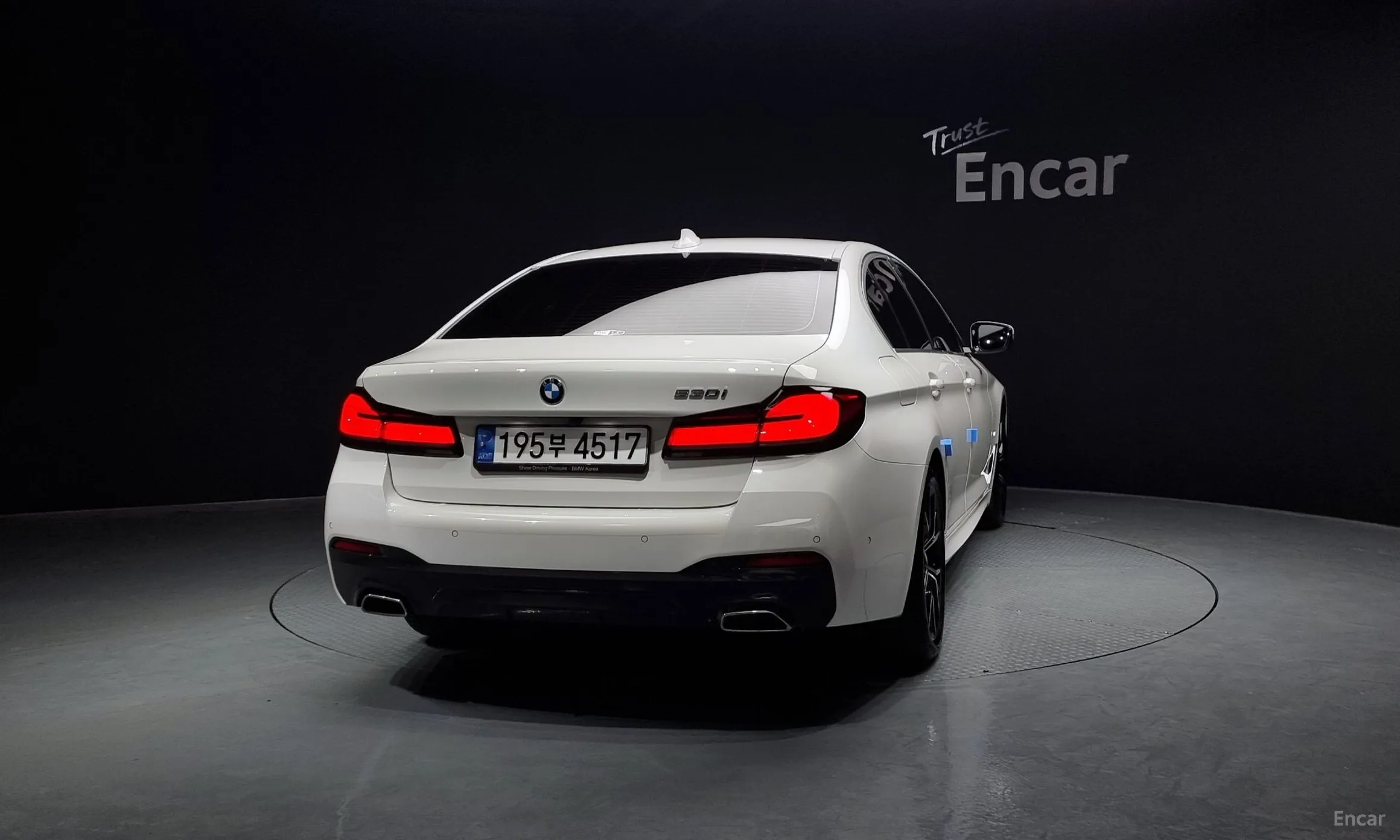 BMW 5 Series (G30) превью 3