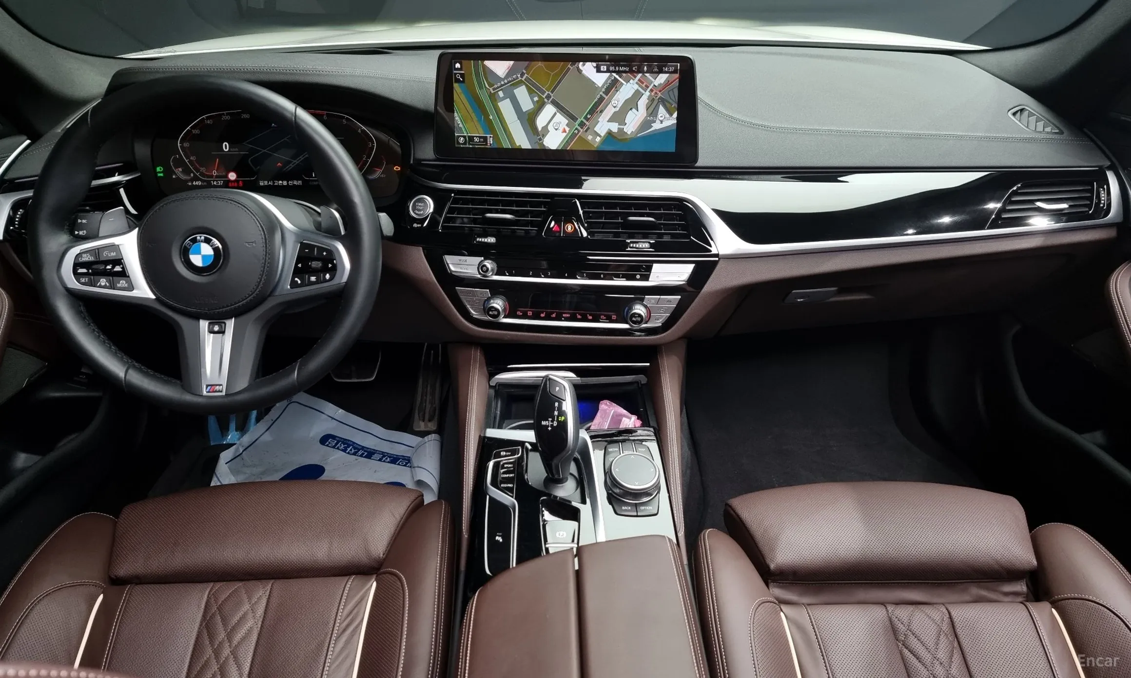 BMW 5 Series (G30) превью 4