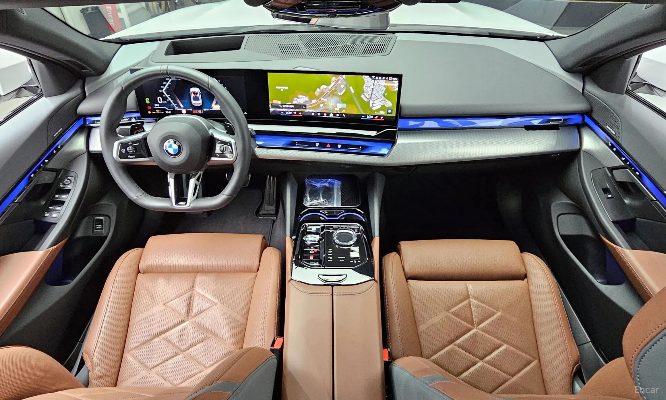 BMW 5 Series (G60) превью 4