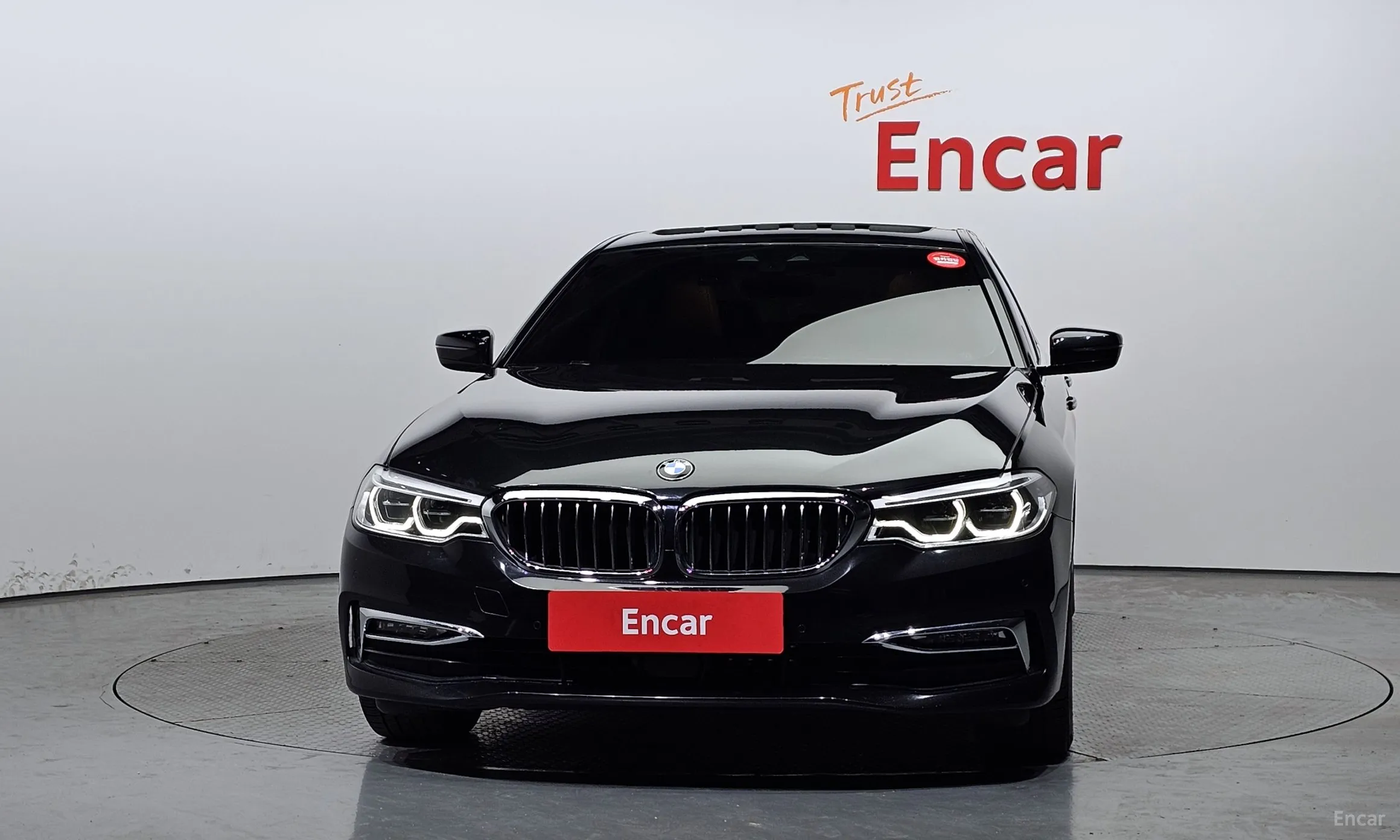 BMW 5 Series (G30) превью 2