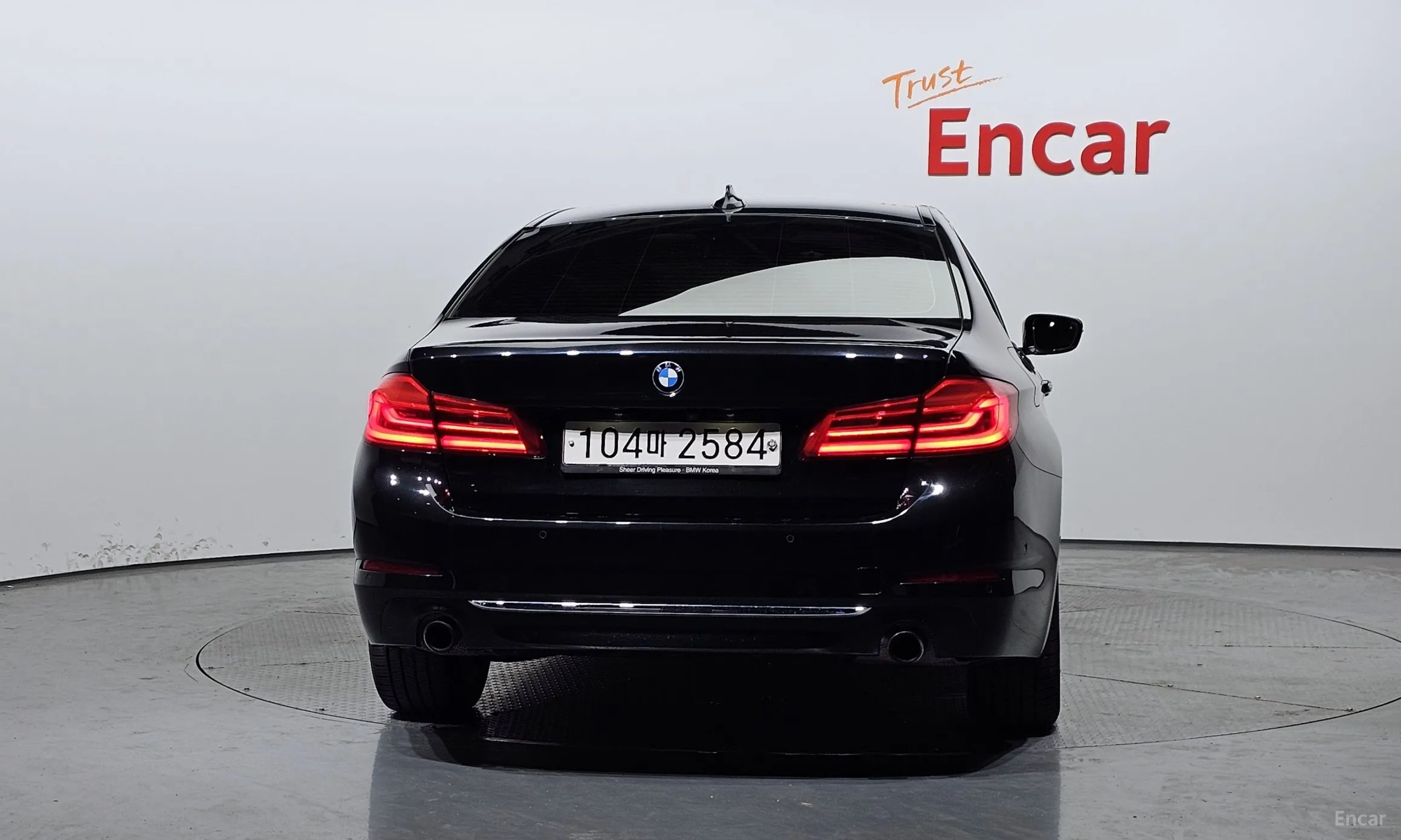 BMW 5 Series (G30) превью 3