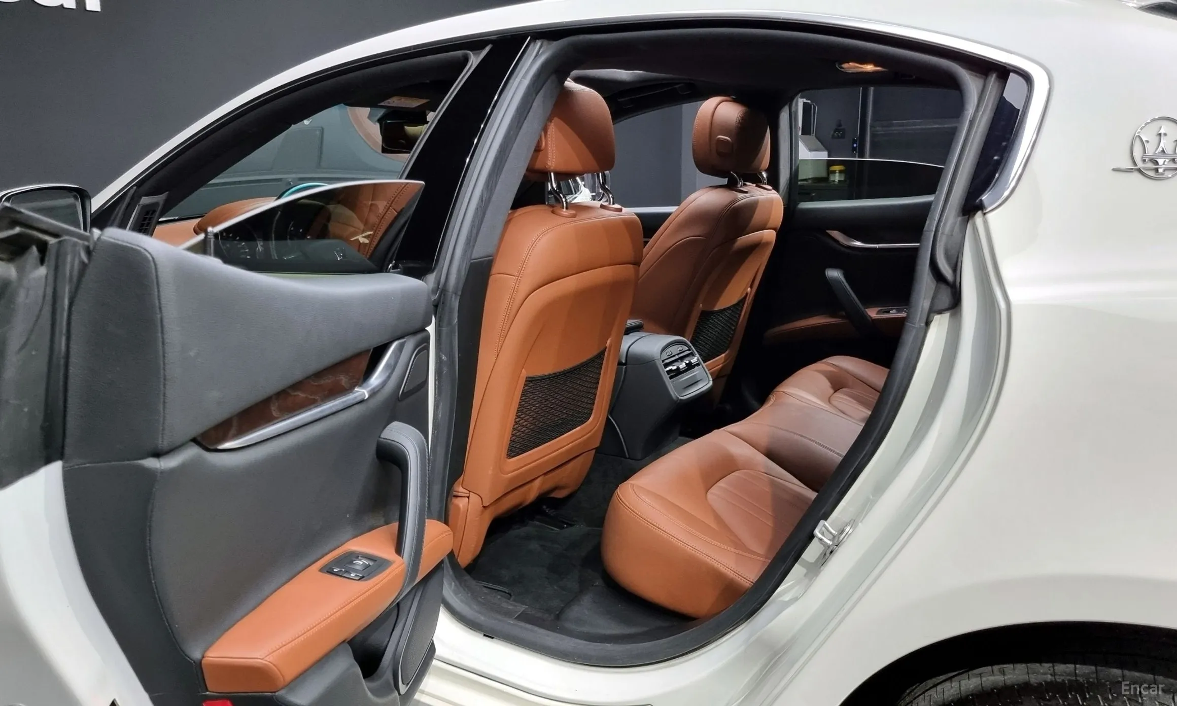 Maserati Ghibli превью 18
