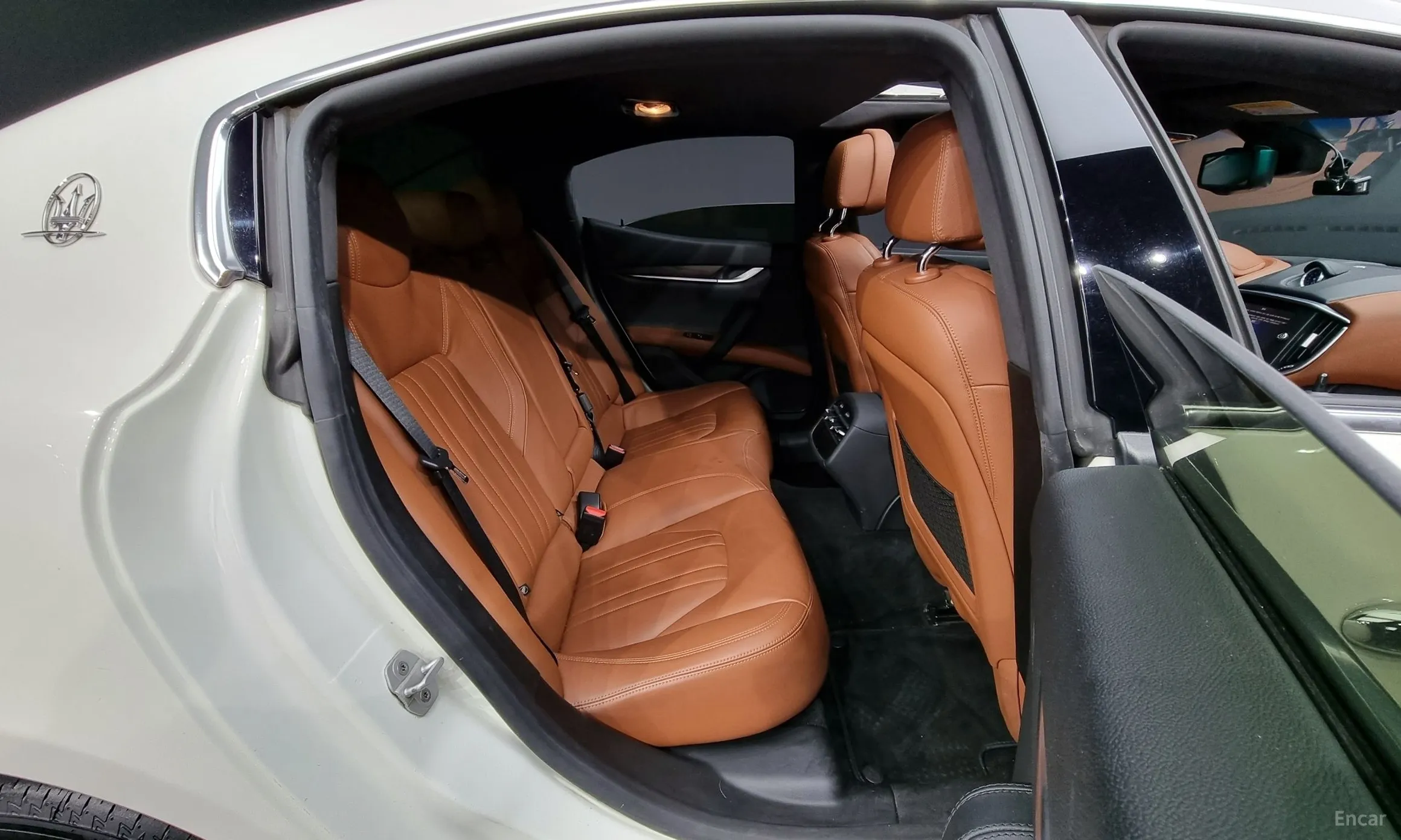 Maserati Ghibli превью 19