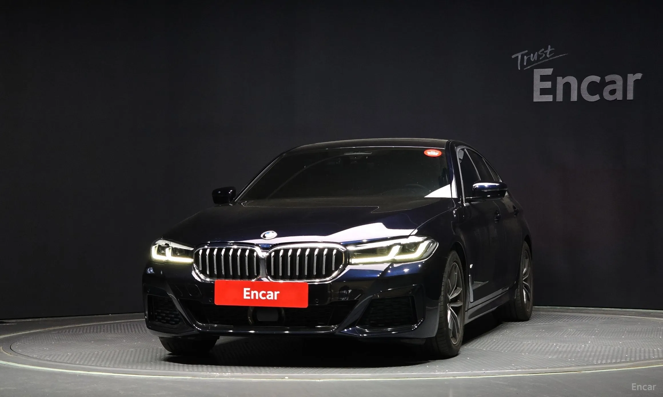 BMW 5 Series (G30) превью 2