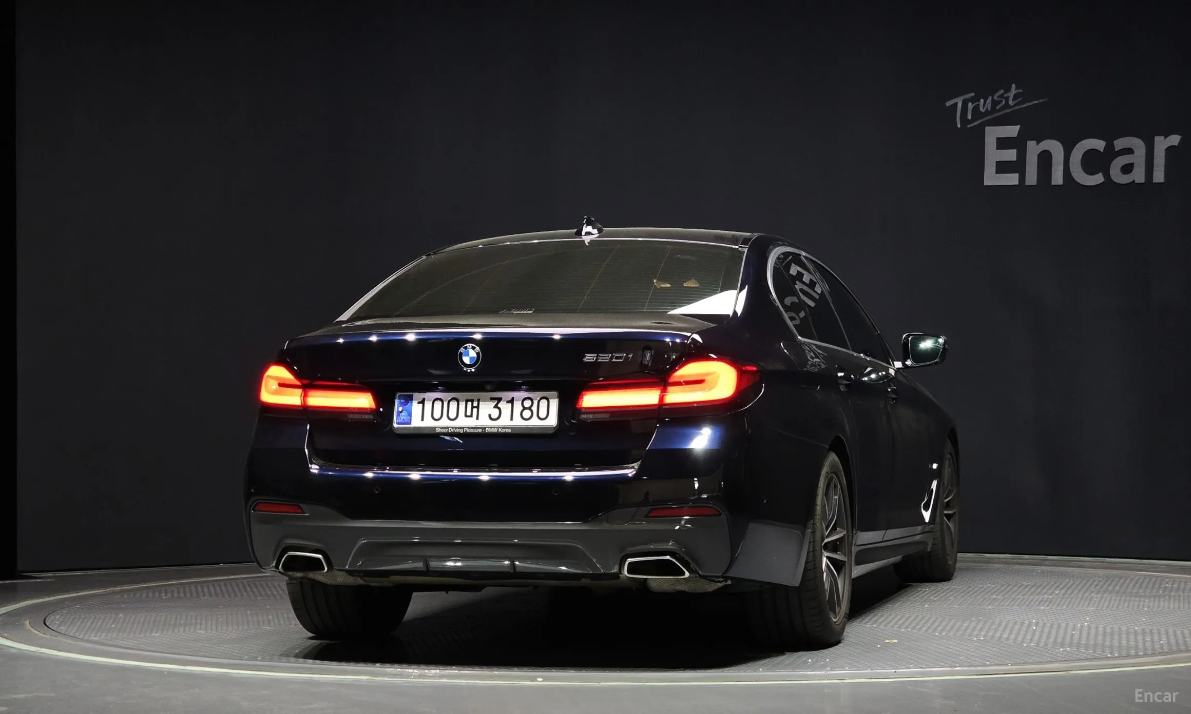 BMW 5 Series (G30) превью 3