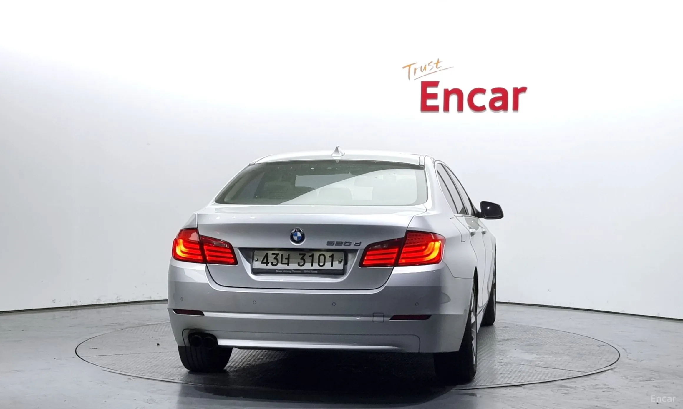 BMW 5 Series (F10) превью 3