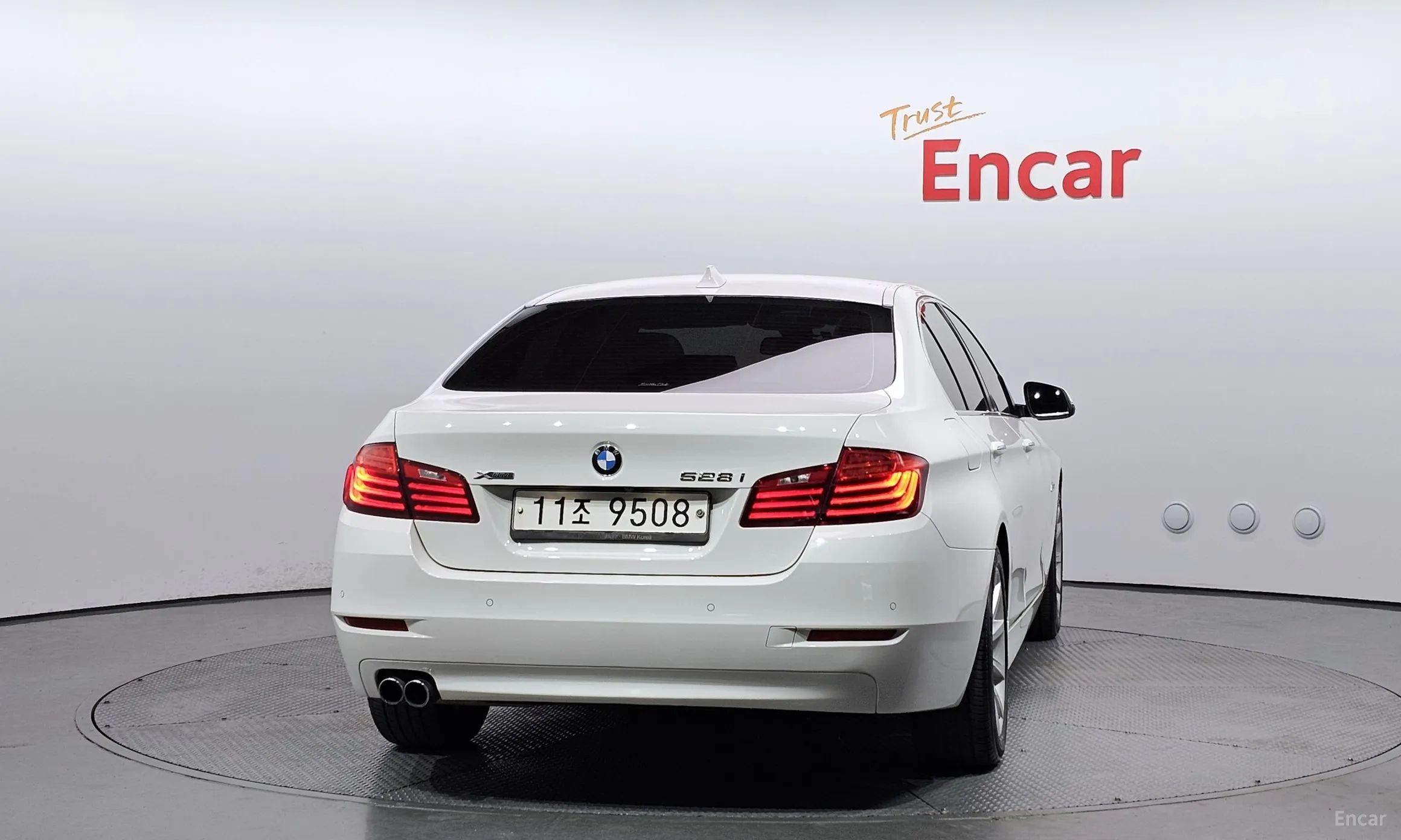 BMW 5 Series (F10) превью 3