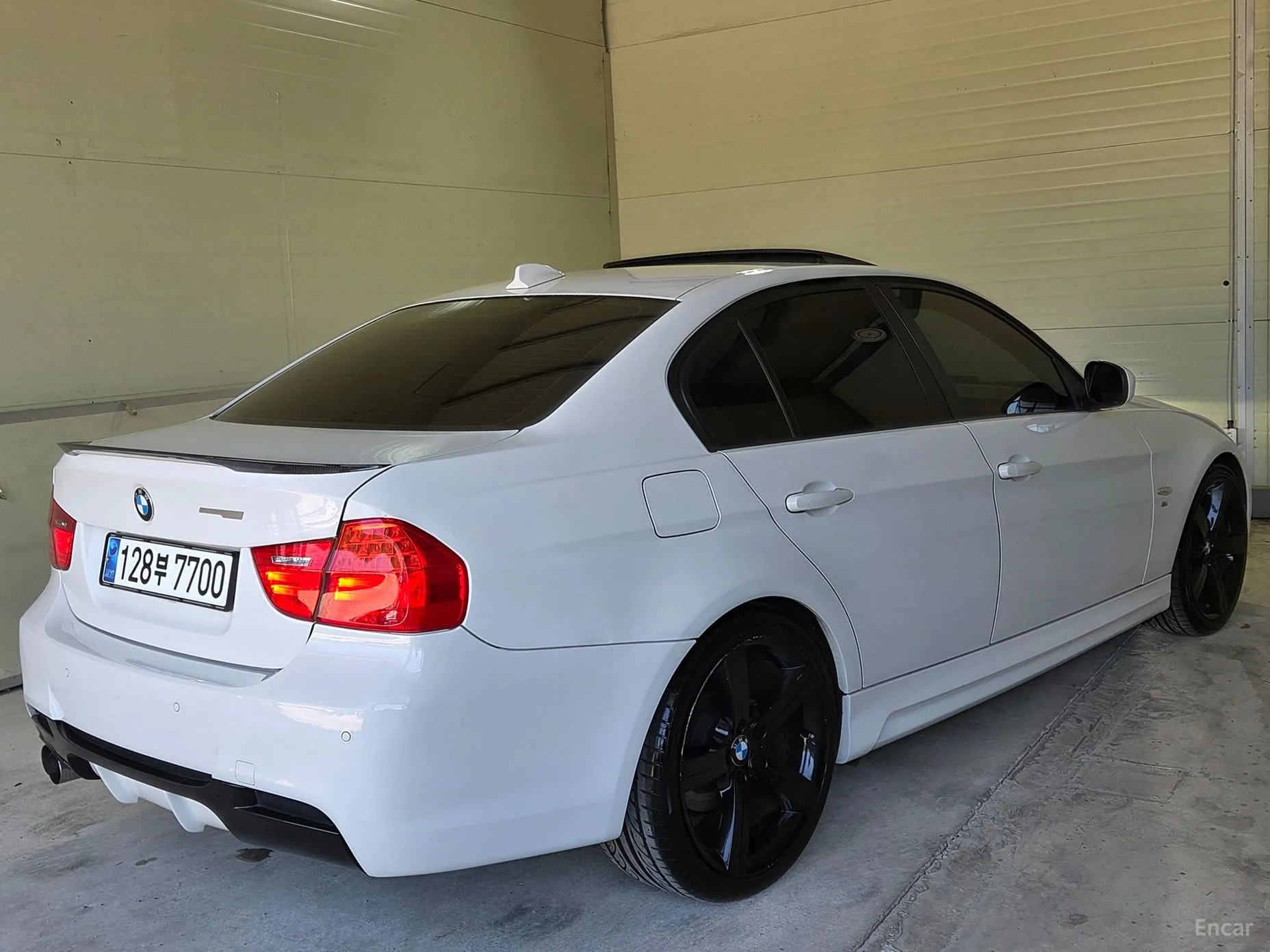 BMW 3 Series (E90) превью 3
