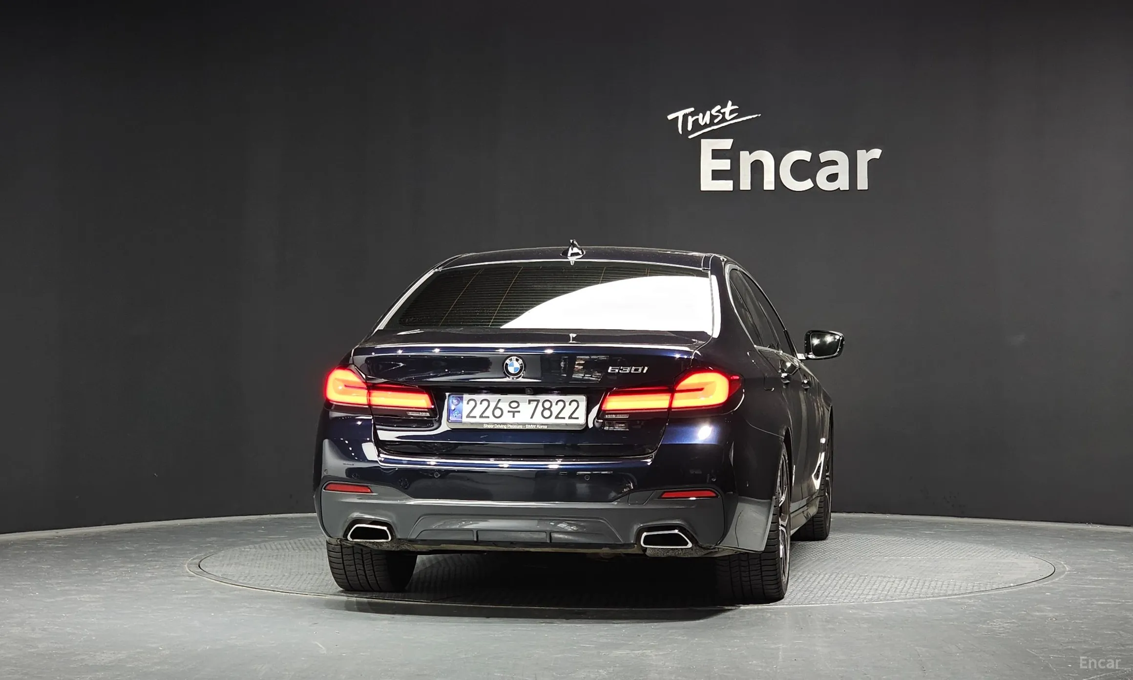 BMW 5 Series (G30) превью 3