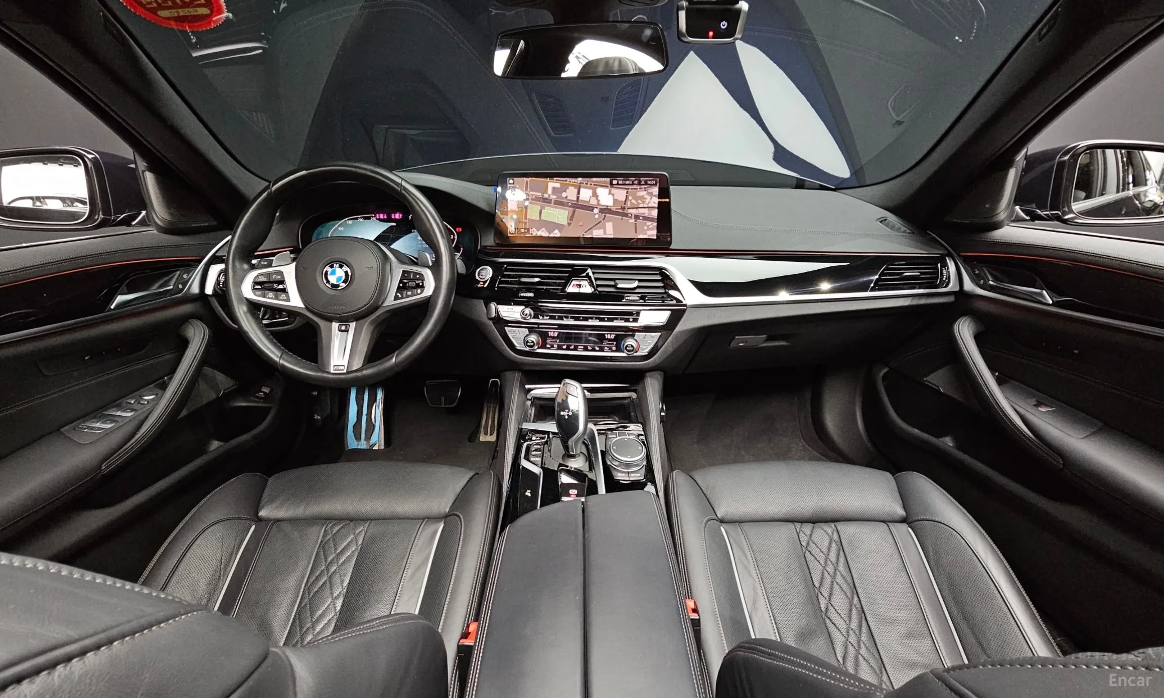 BMW 5 Series (G30) превью 4