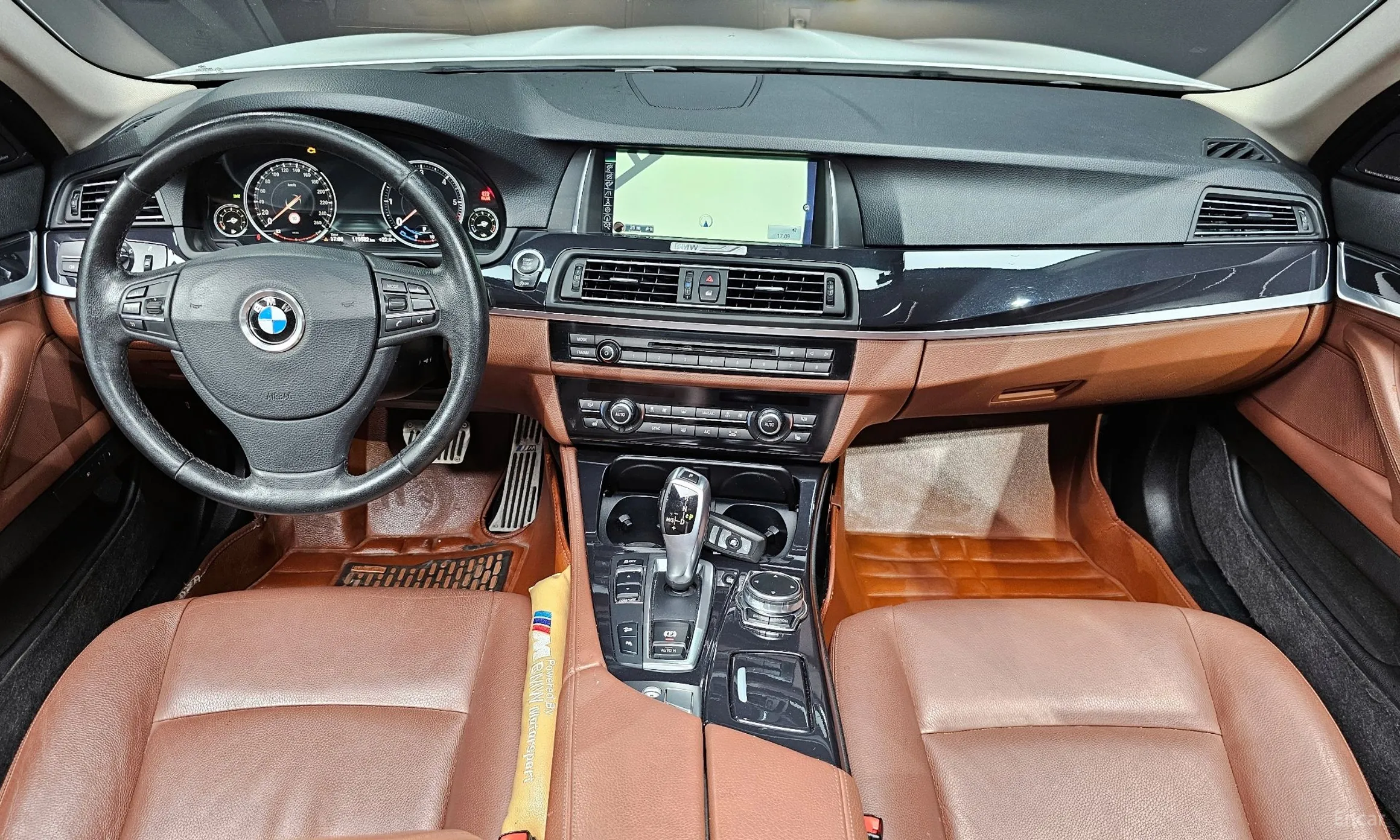 BMW 5 Series (F10) превью 4