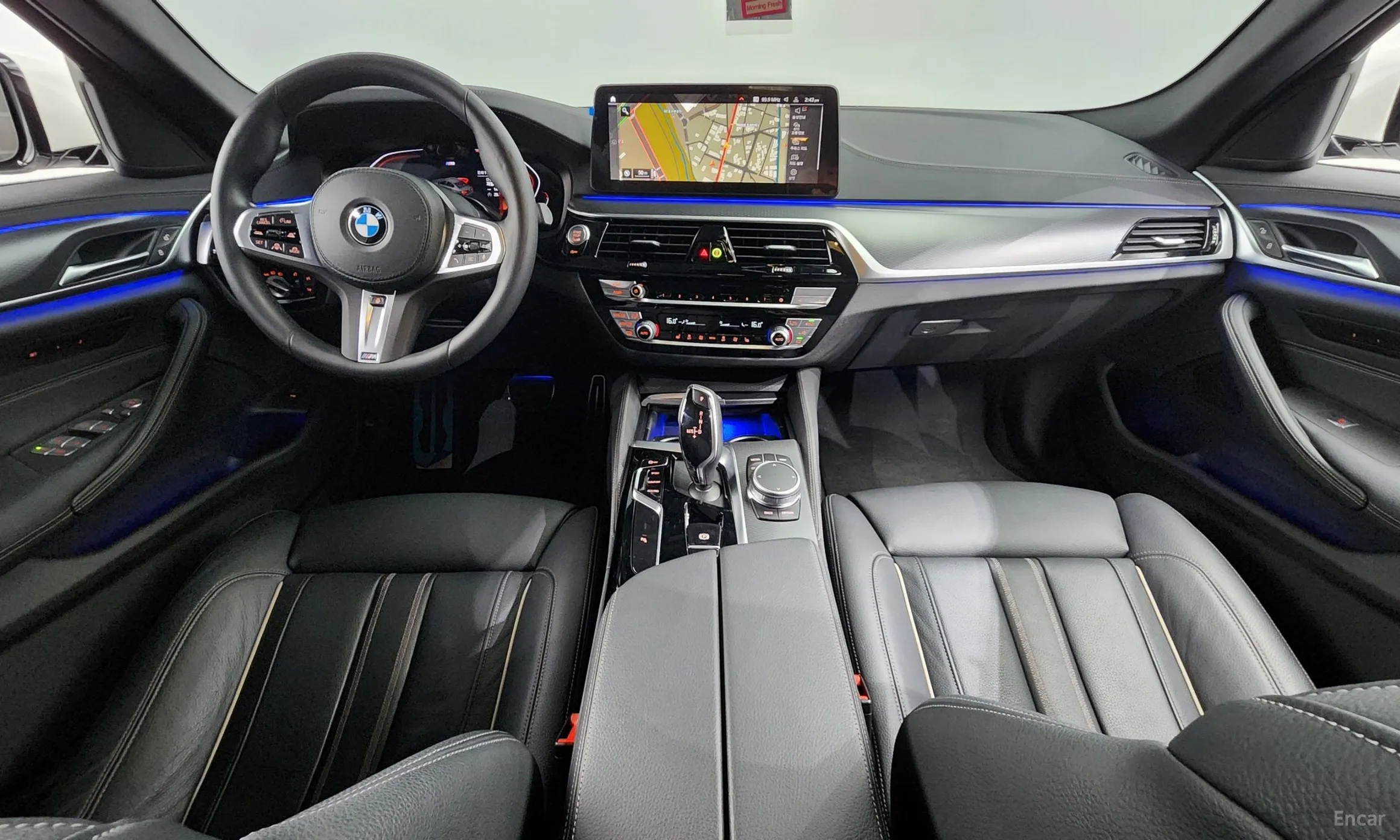 BMW 5 Series (G30) превью 4